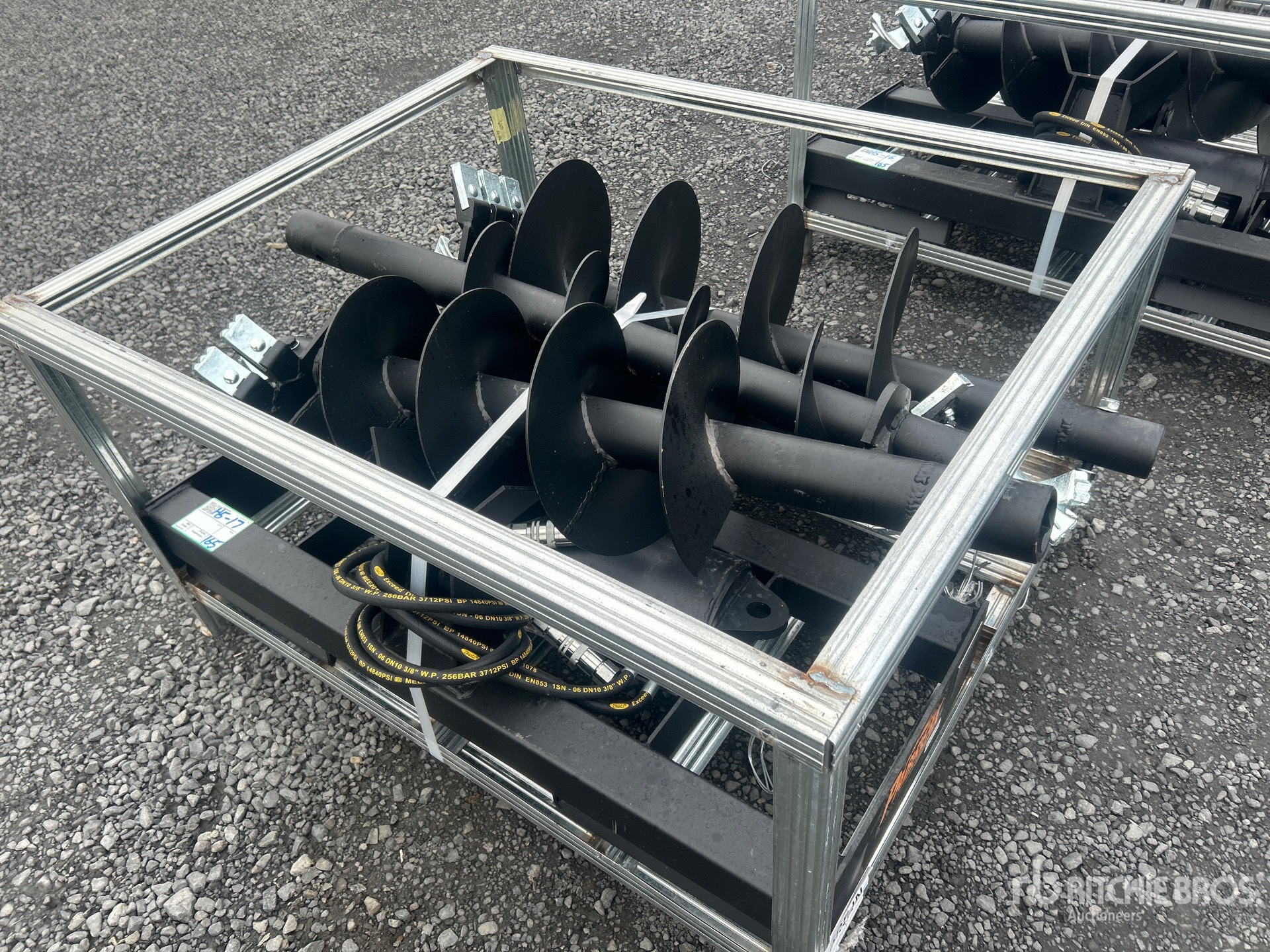 General Appearance with Bild, Ecke vorne links