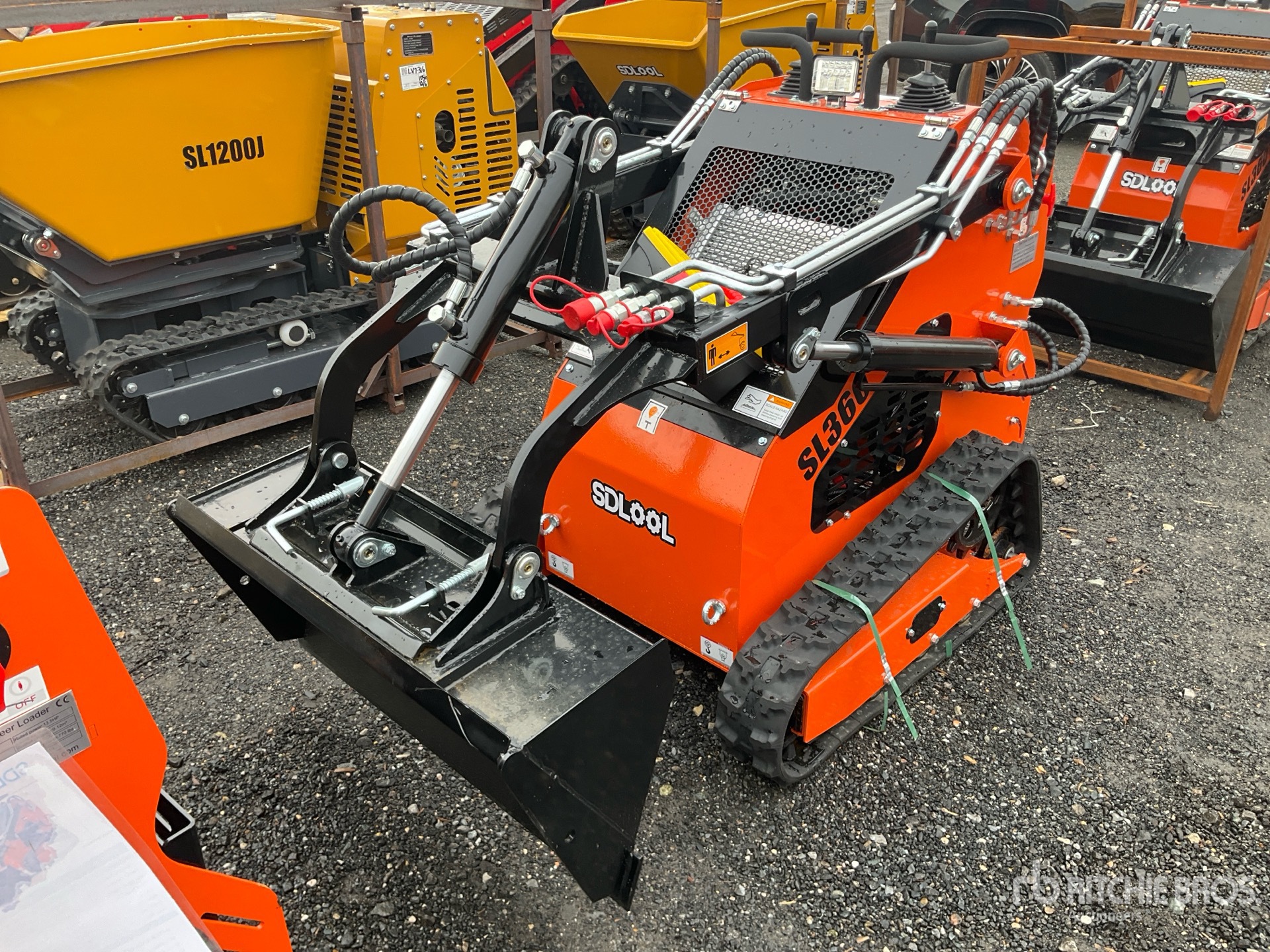 General Appearance with Picture, Left Front Corner