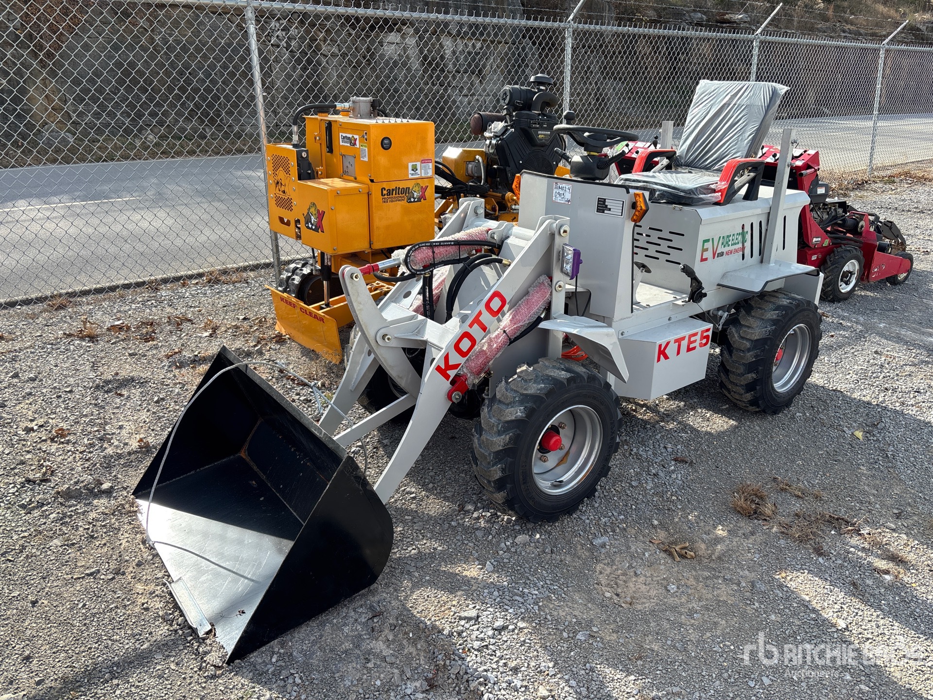 General Appearance with Picture, Left Front Corner