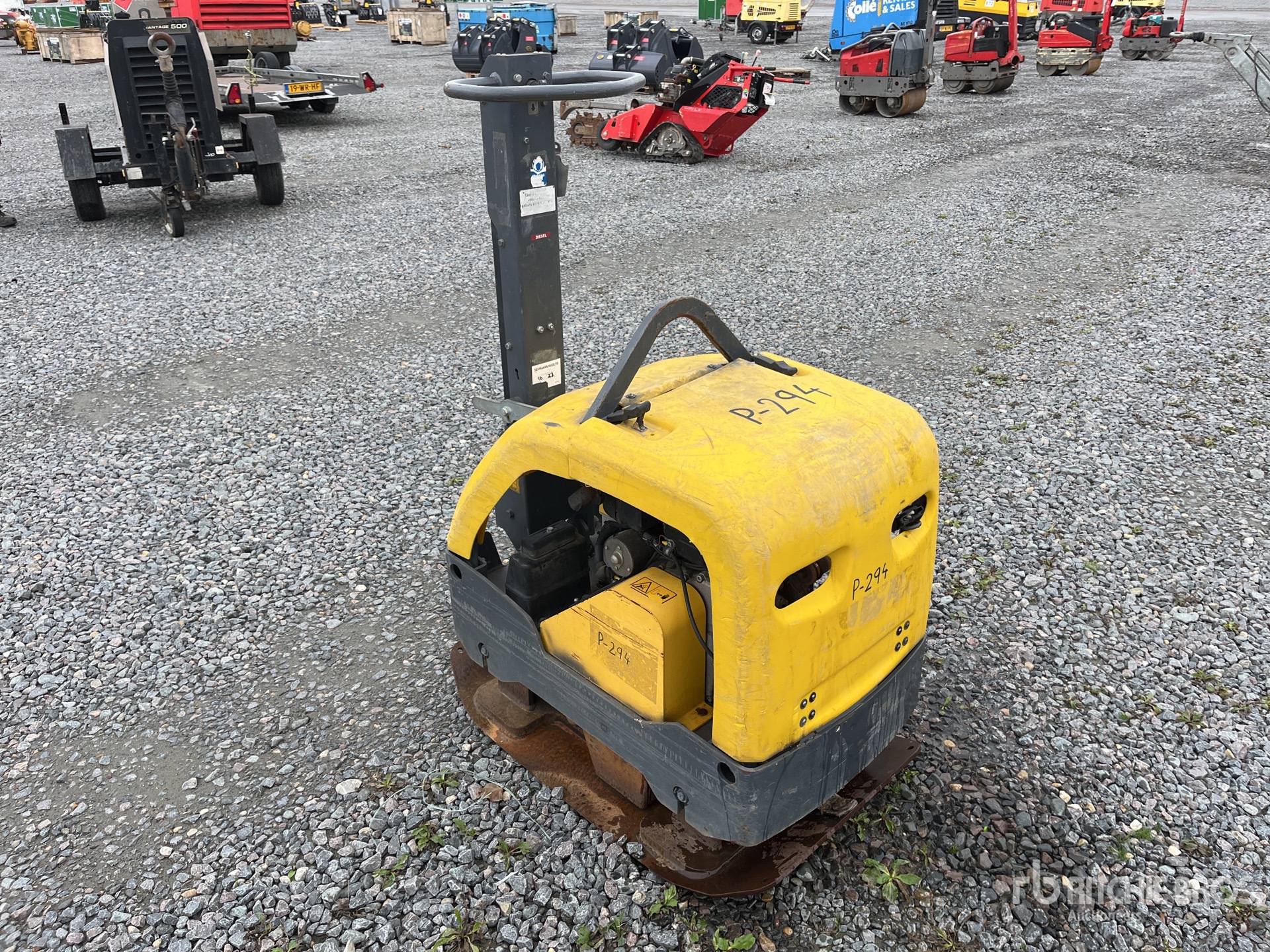 General Appearance with Picture, Right Front Corner