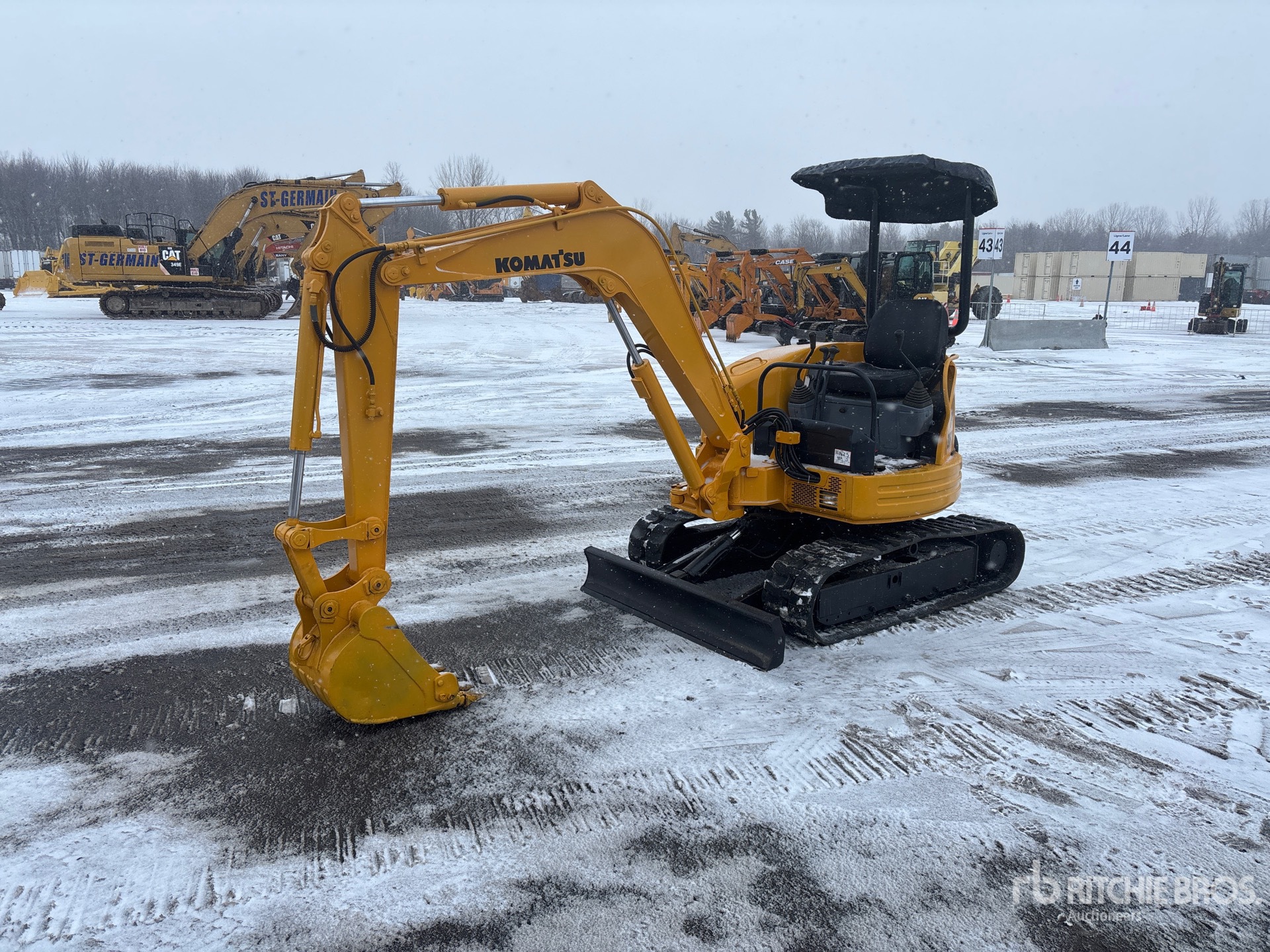 General Appearance with Picture, Left Front Corner