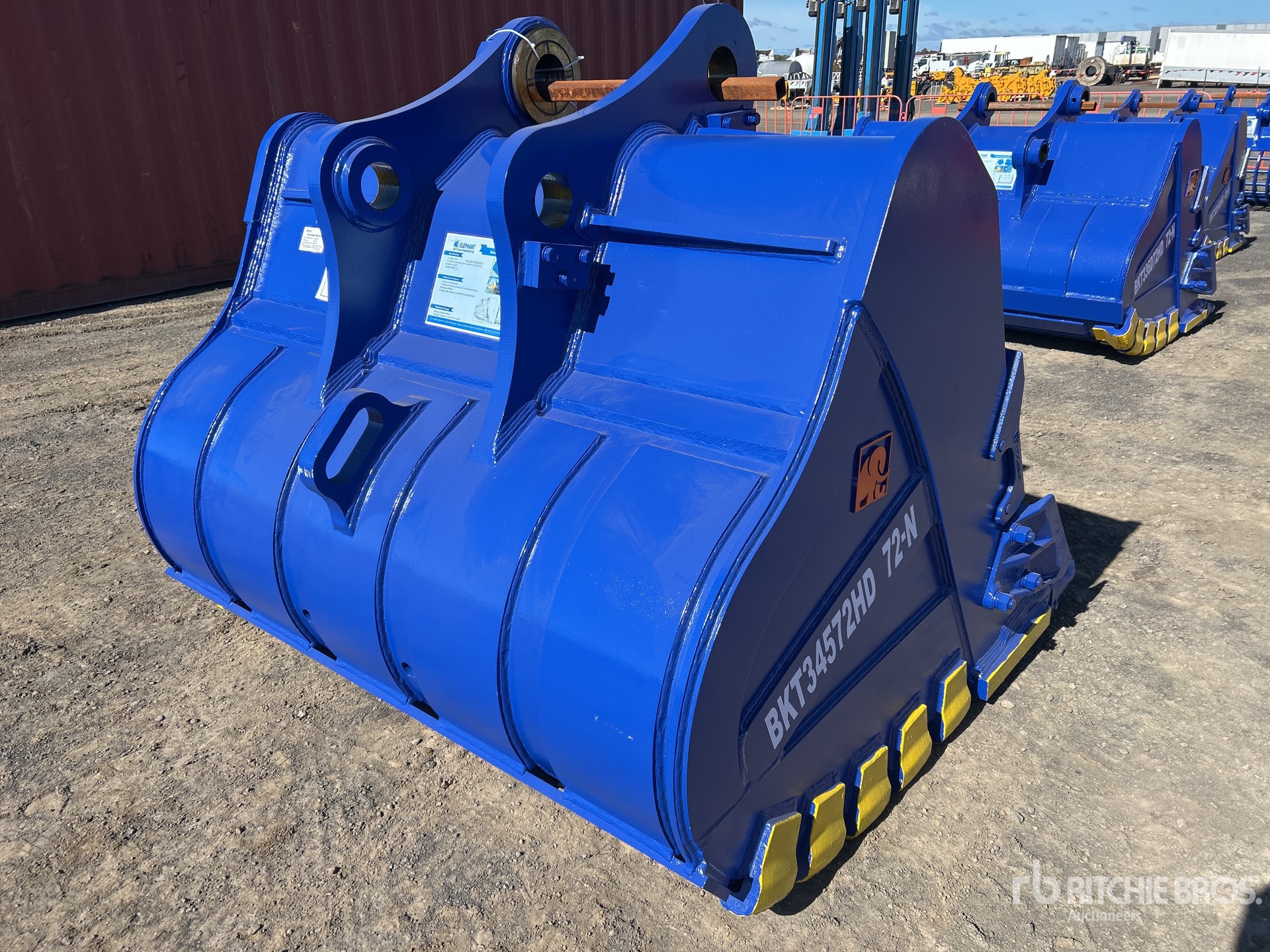 General Appearance with Picture, Right Rear Corner