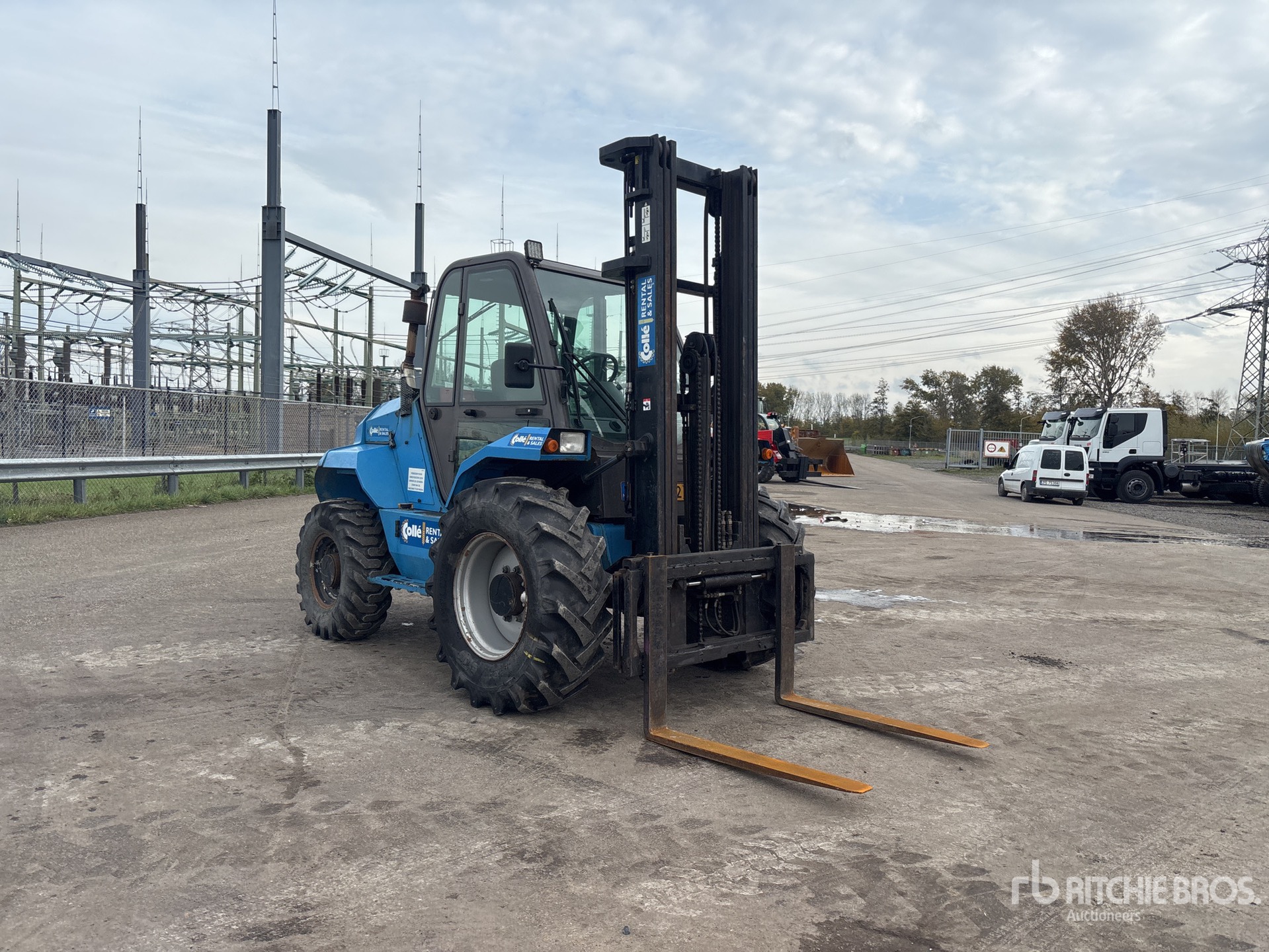 General Appearance with Picture, Right Front Corner