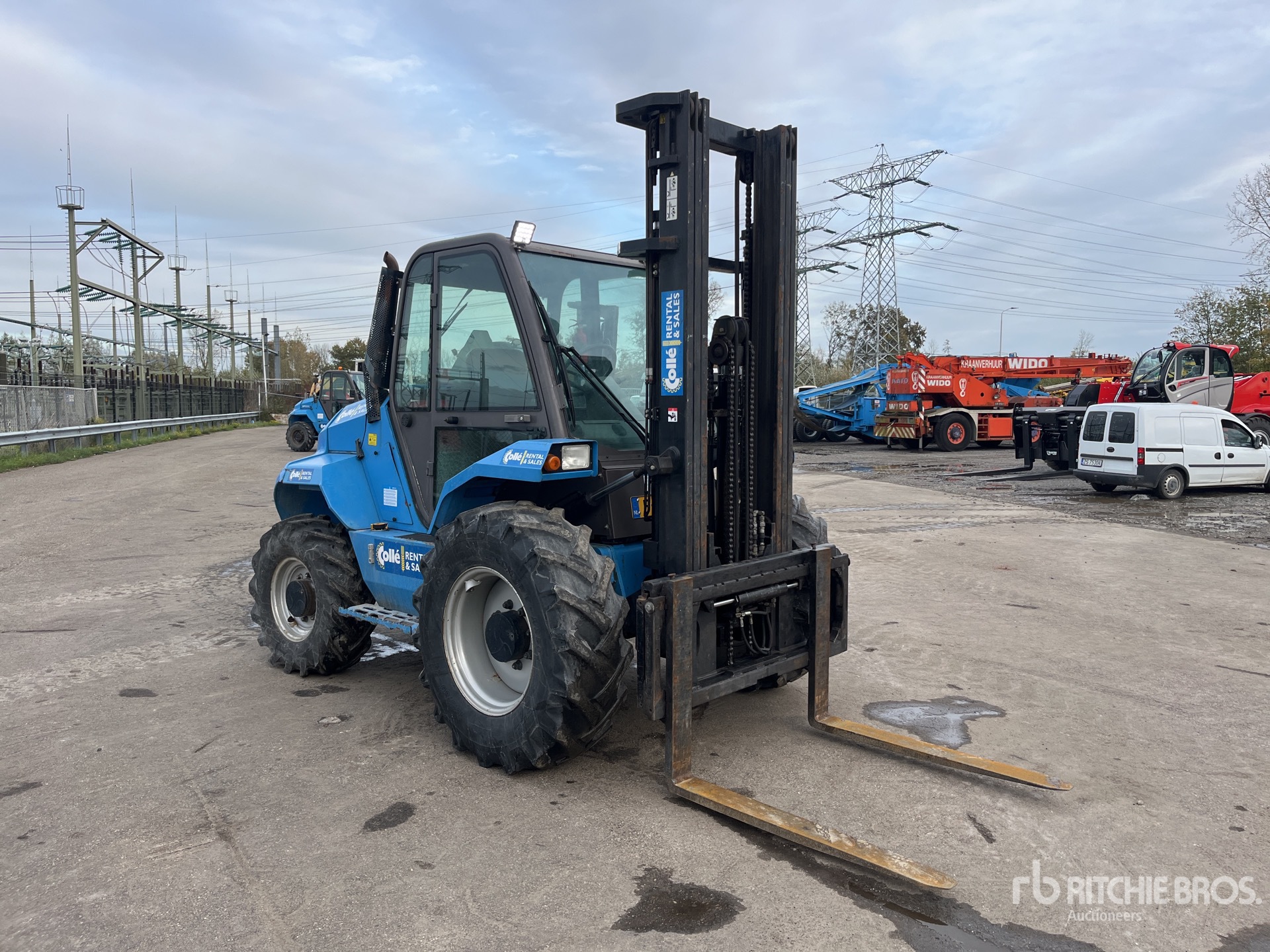 General Appearance with Picture, Right Front Corner