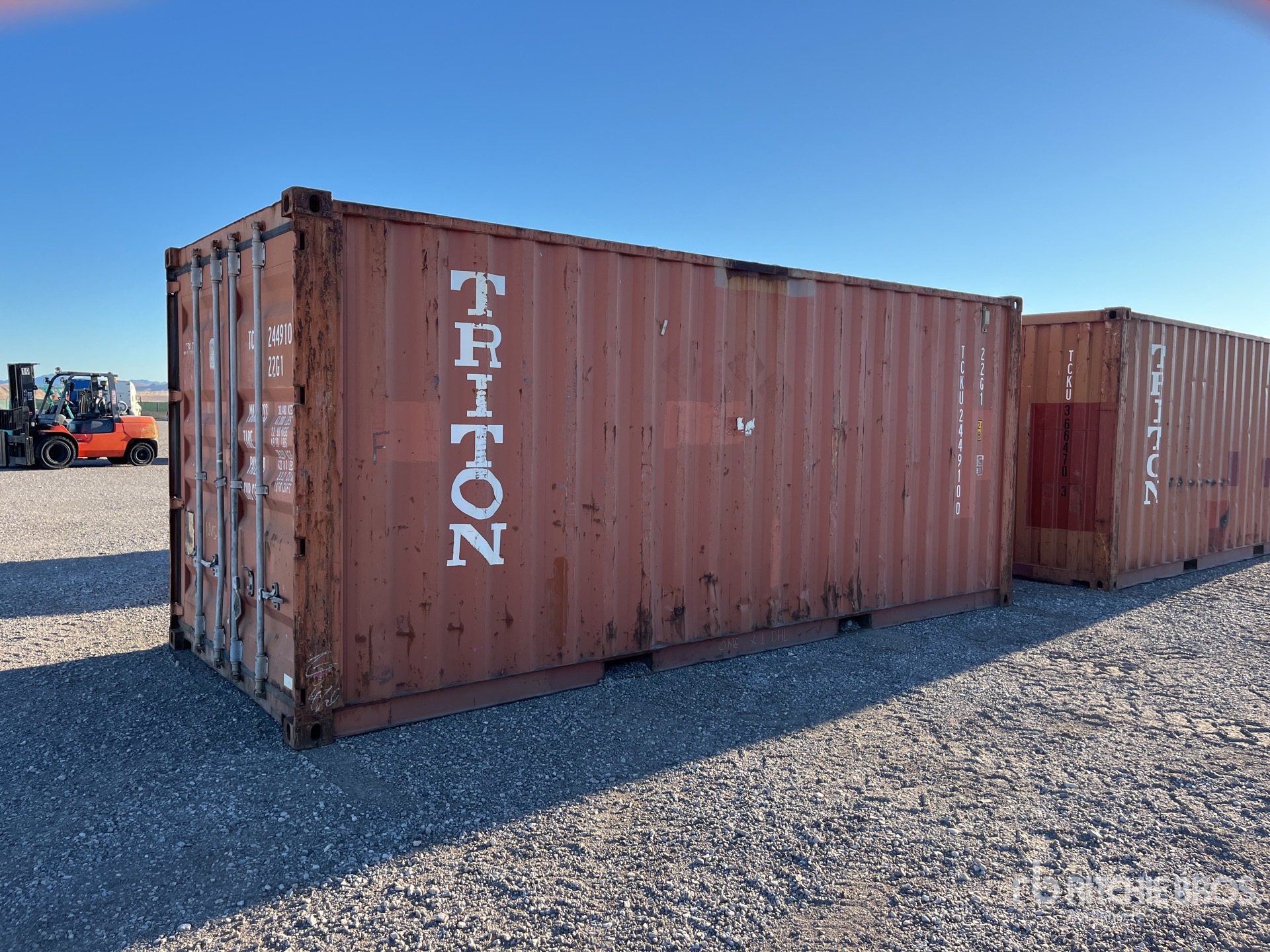 General Appearance with Picture, Right Front Corner