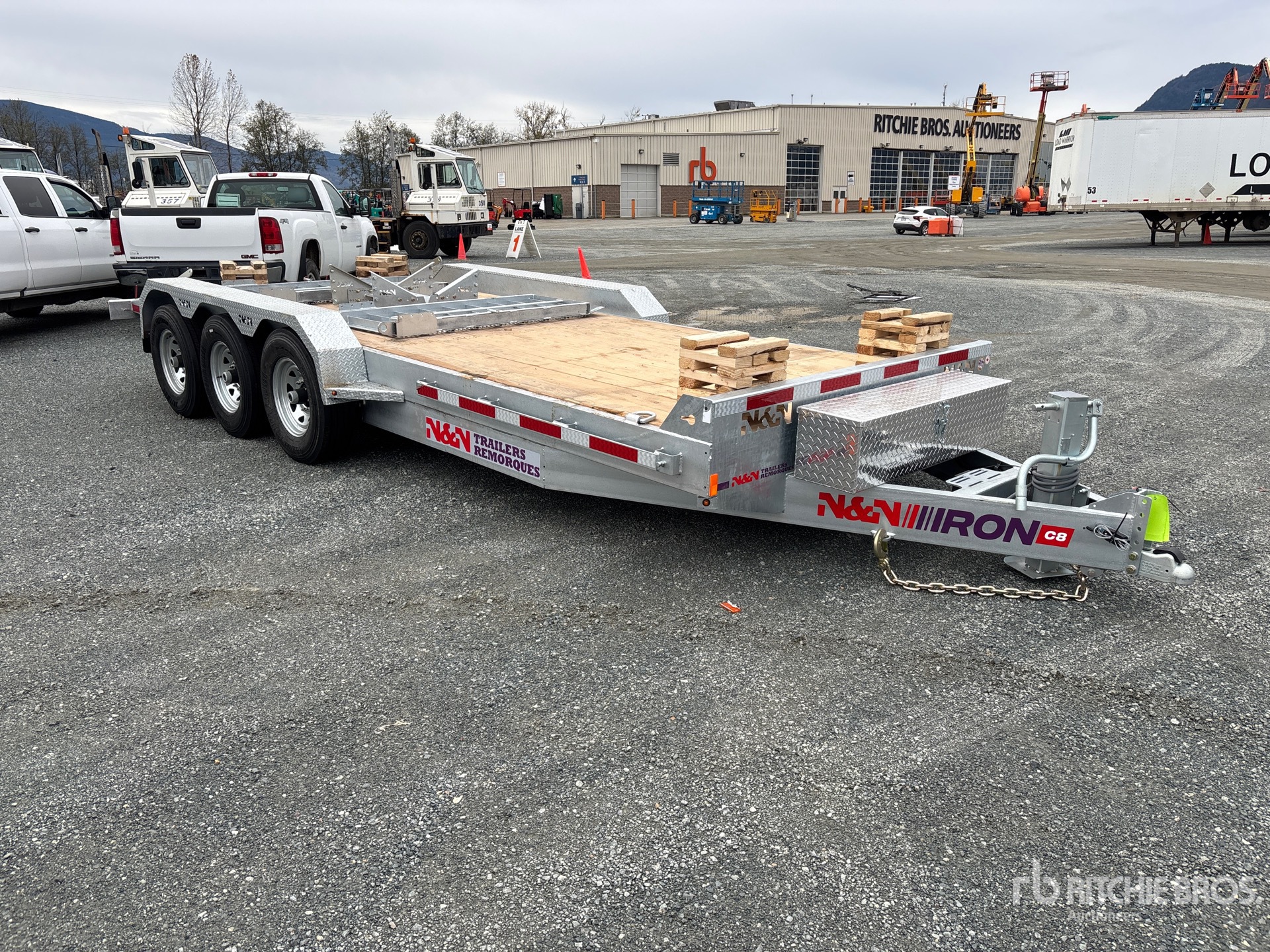 Aspect général with Image, coin avant droit