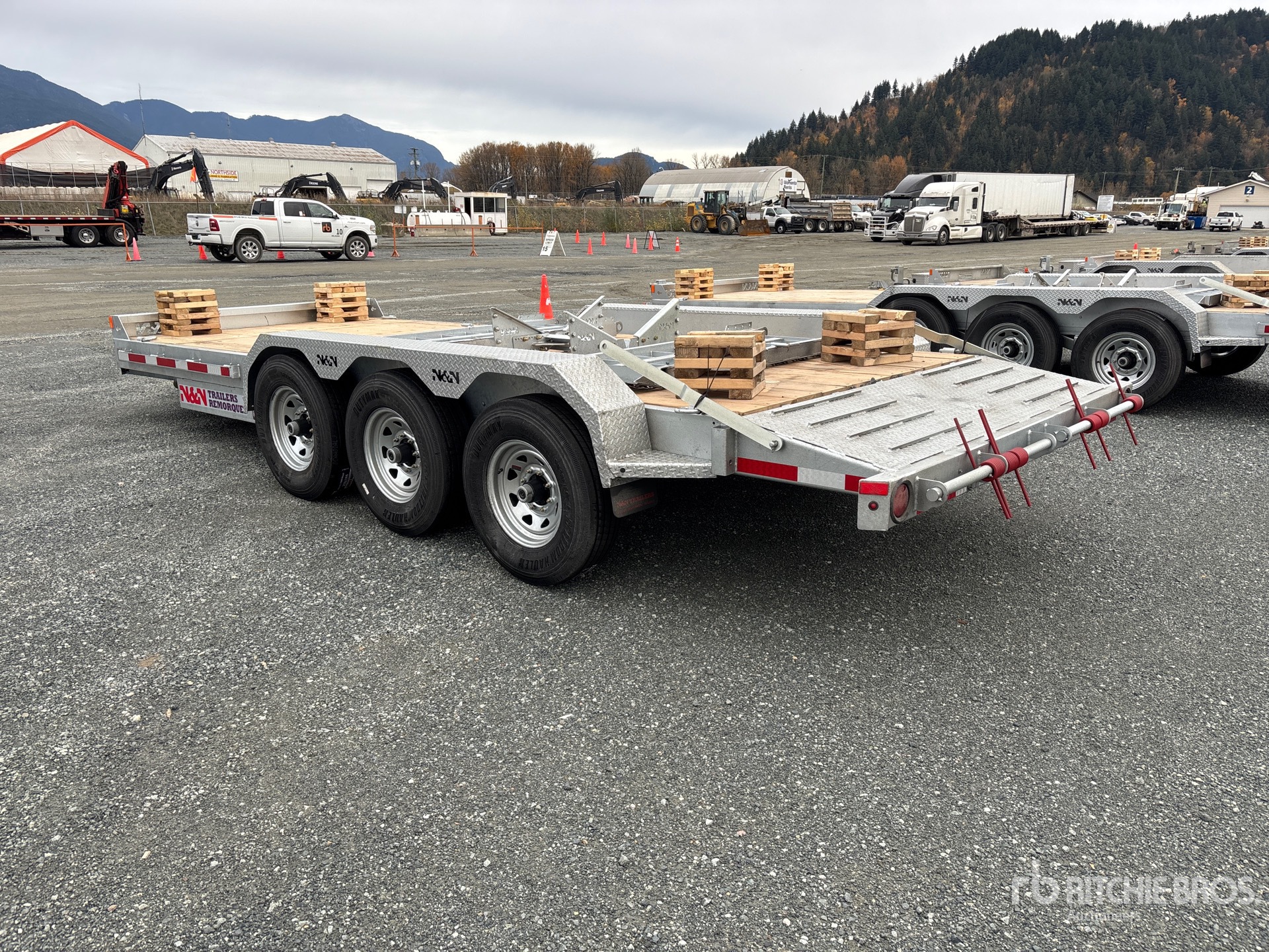 Aspect général with Image, coin arrière gauche