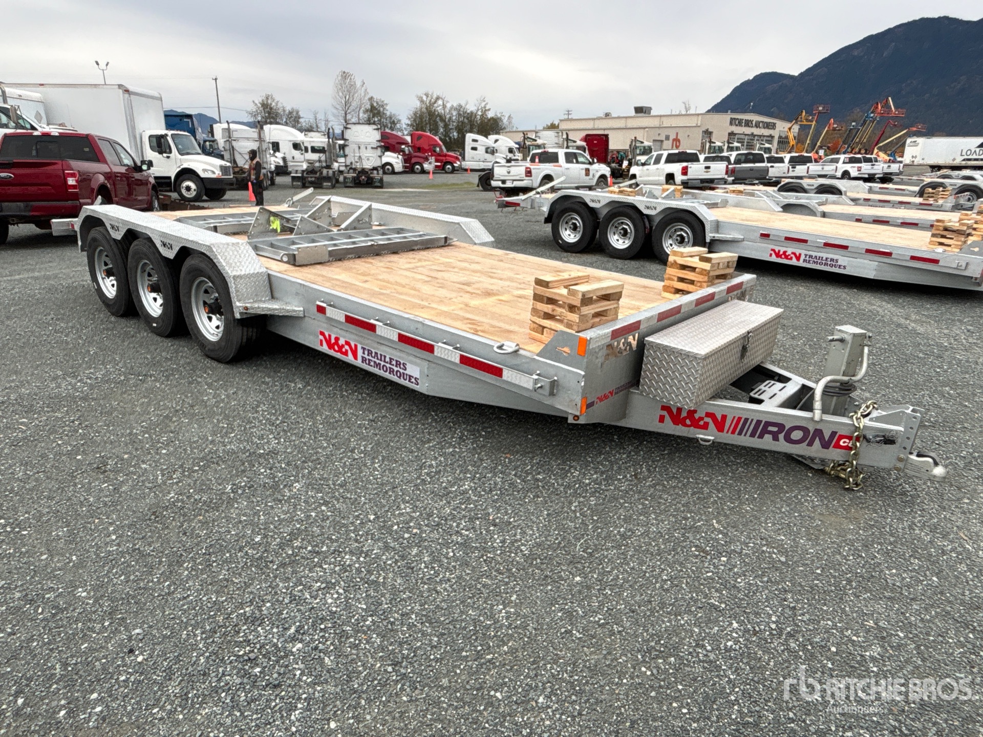 Aspect général with Image, coin avant droit