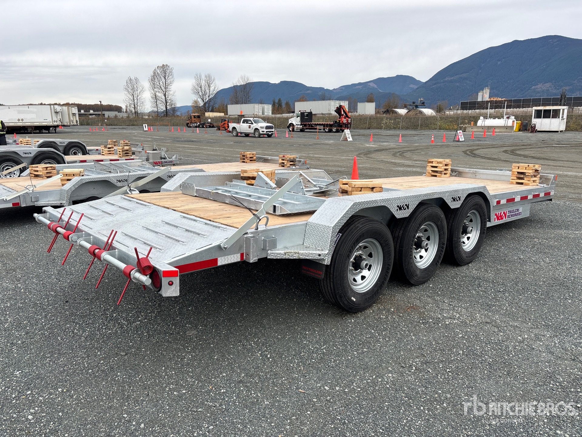 Aspect général with Image, coin arrière droit