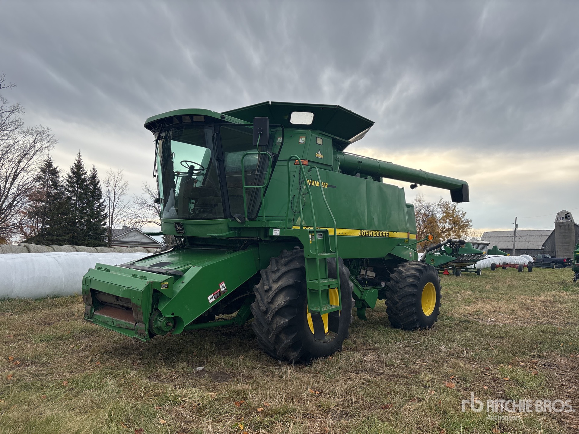 General Appearance with Featured Photo