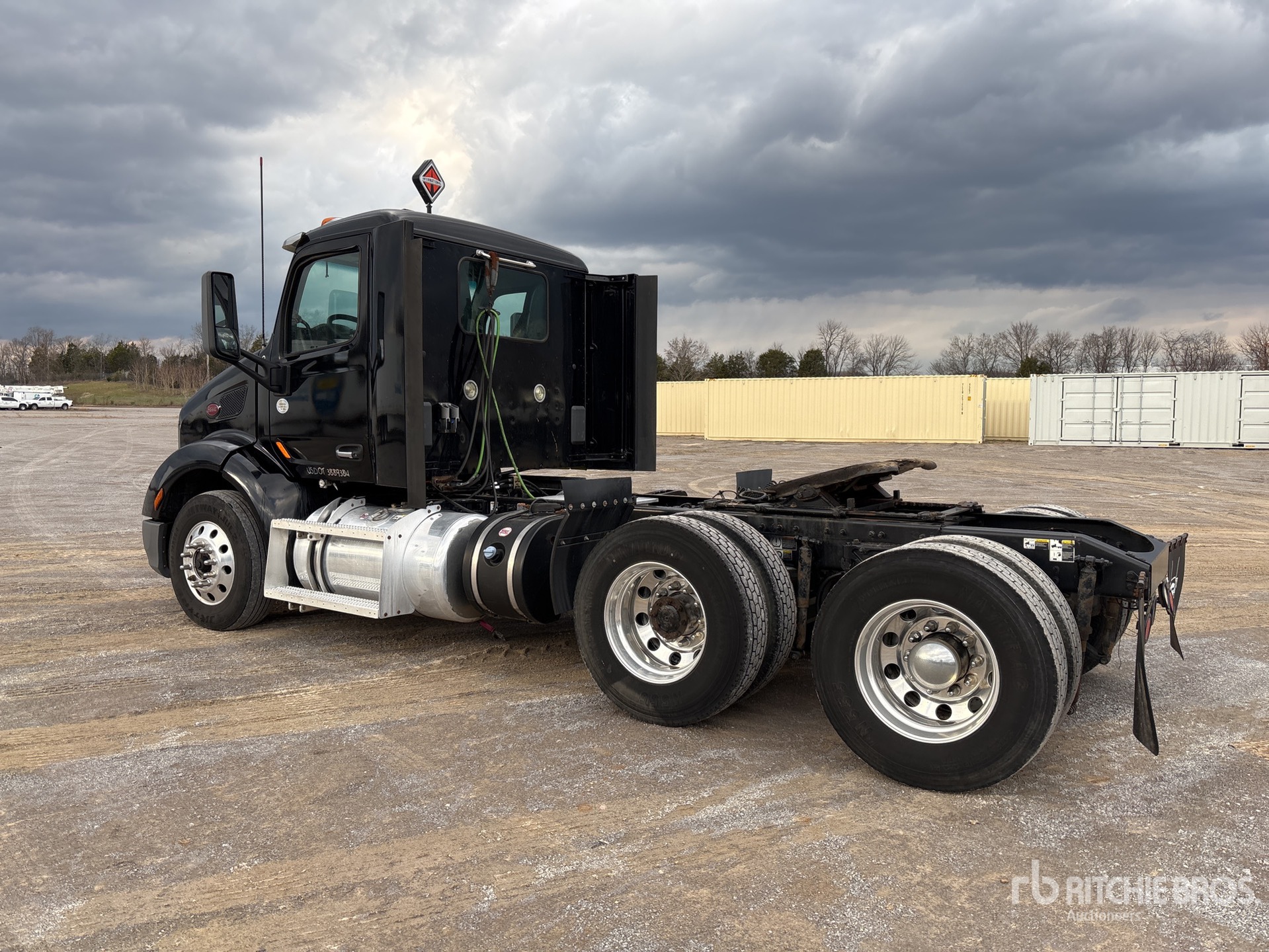 Aspect général with Image, coin arrière gauche