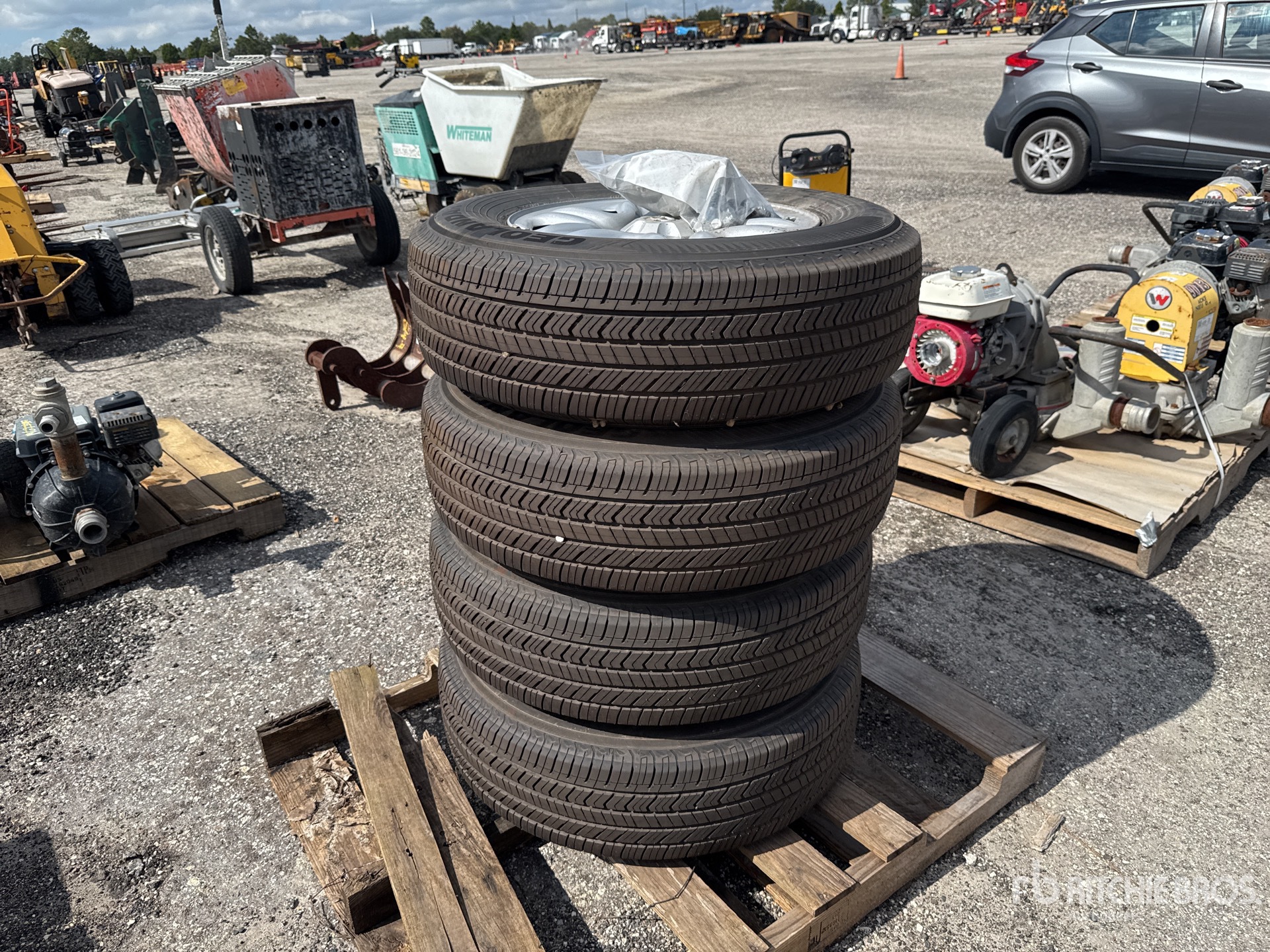 General Appearance with Bild, Ecke hinten rechts