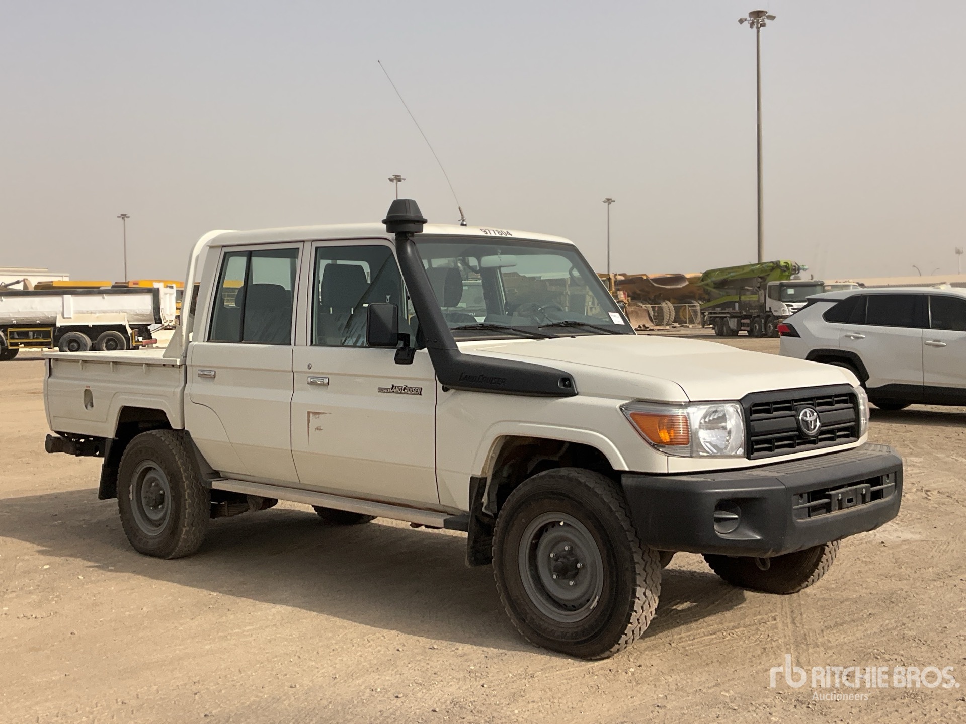 General Appearance with Bild, Ecke vorne rechts