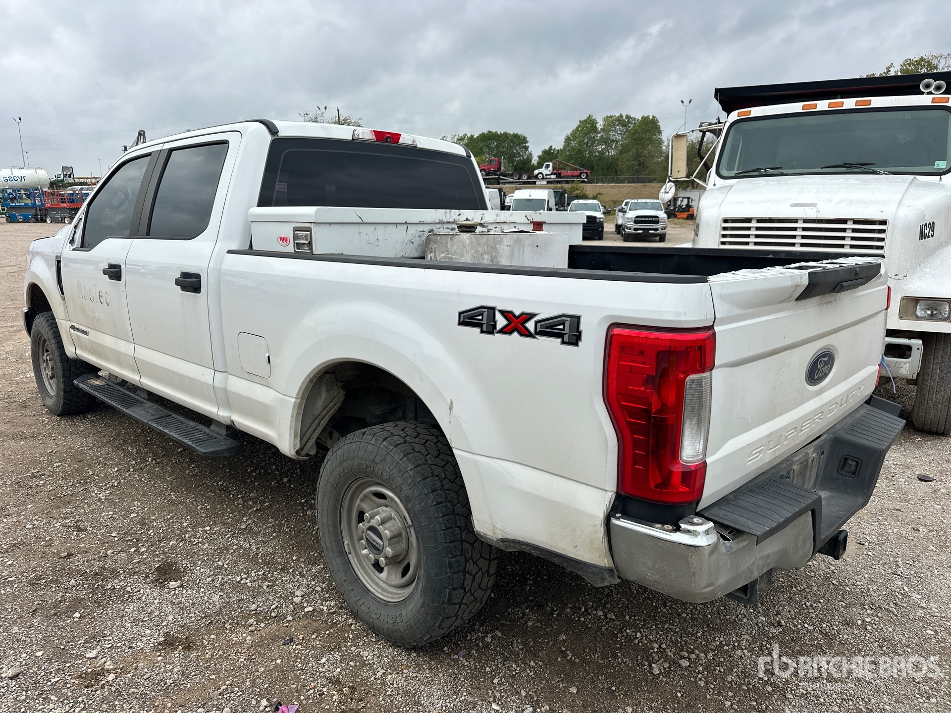 General Appearance with Picture, Left Rear Corner