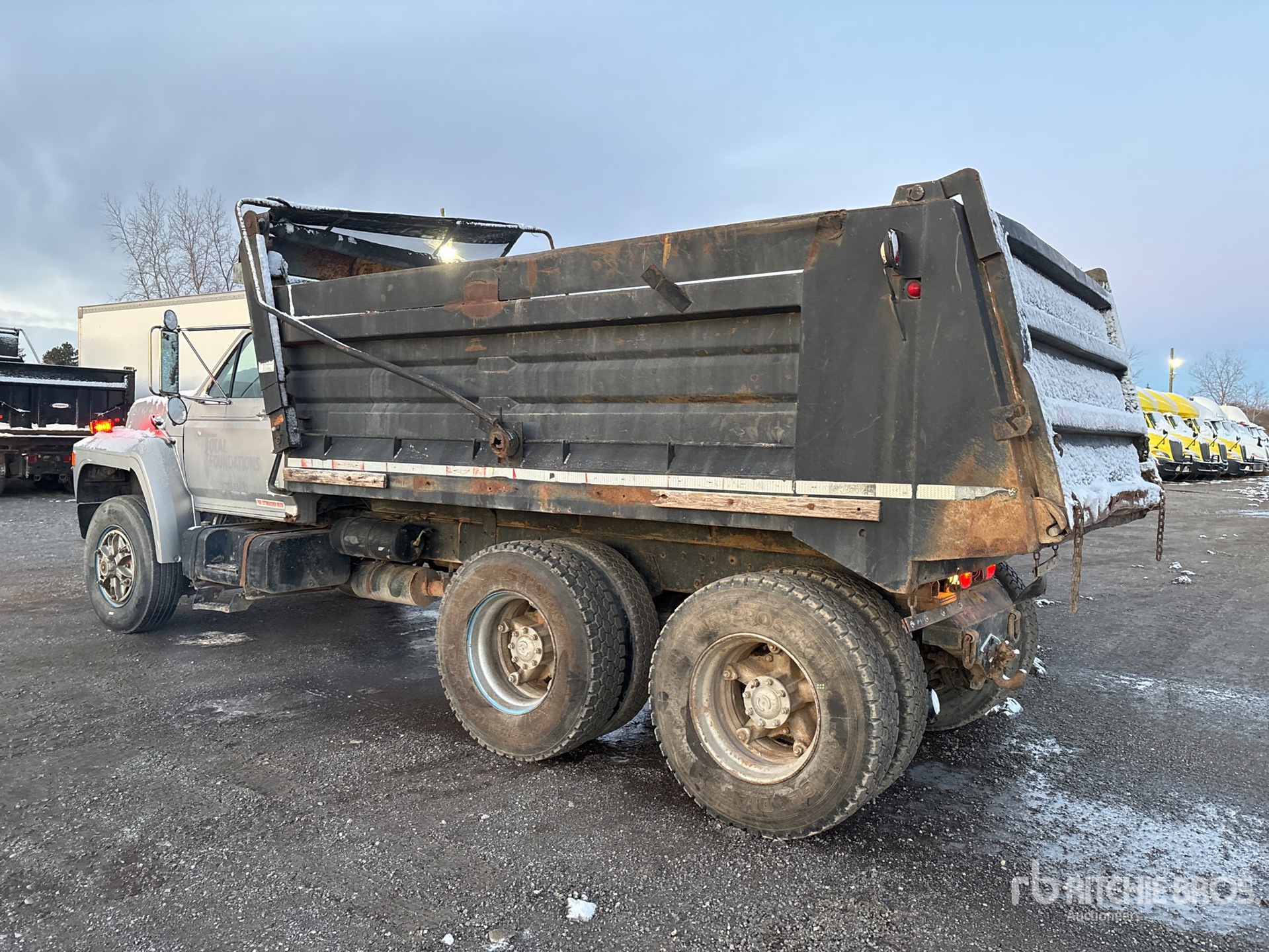 General Appearance with Bild, Ecke hinten links