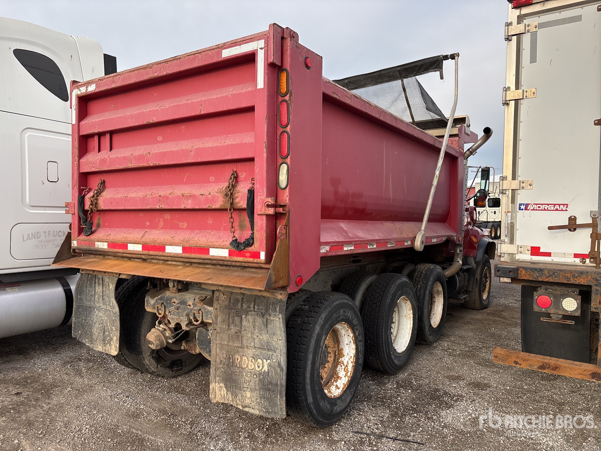 Aspect général with Image, coin arrière droit