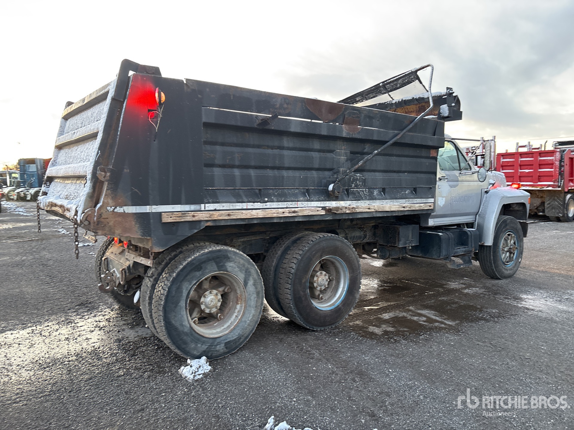 General Appearance with Bild, Ecke hinten rechts