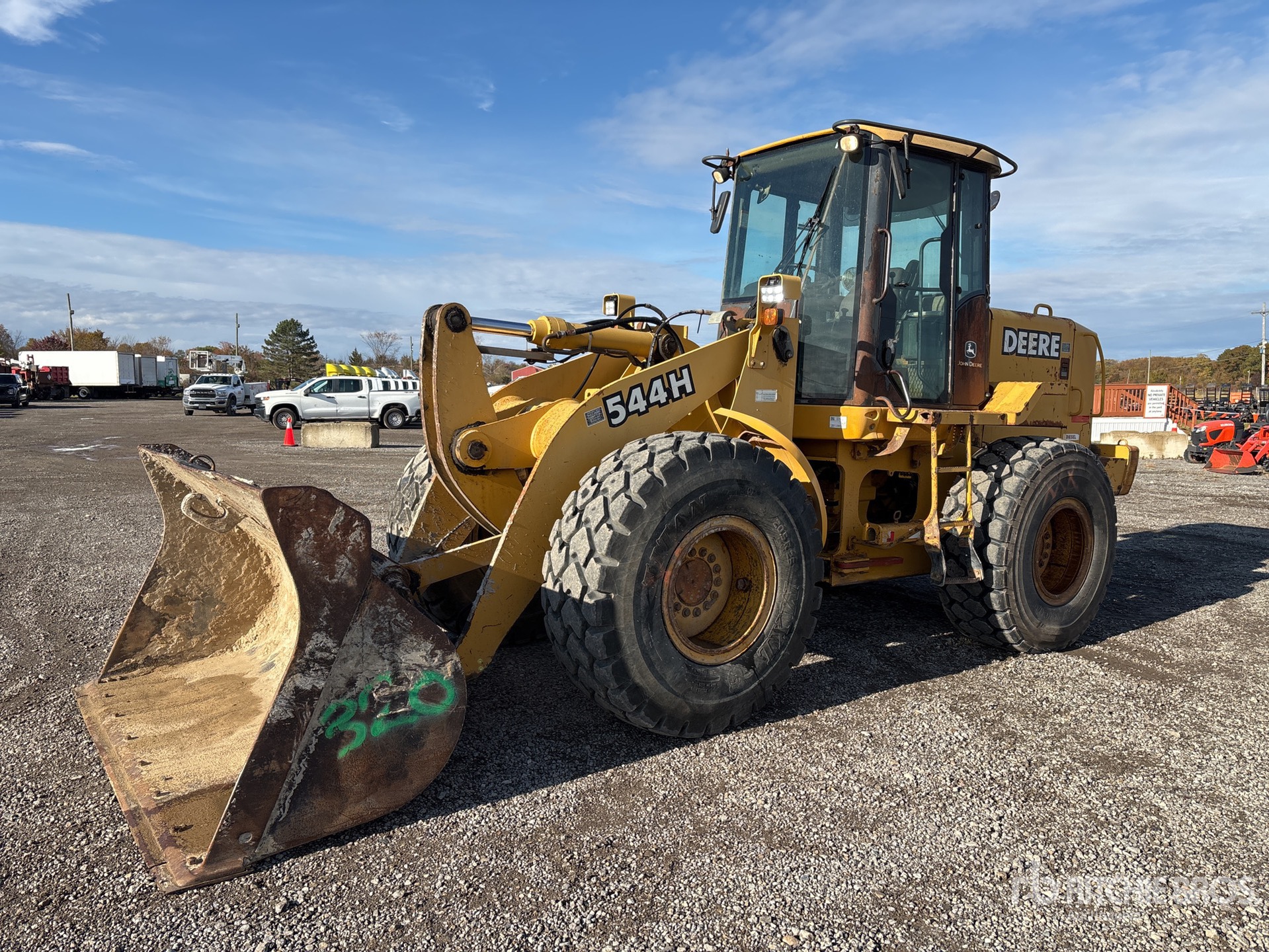 General Appearance with Picture, Left Front Corner