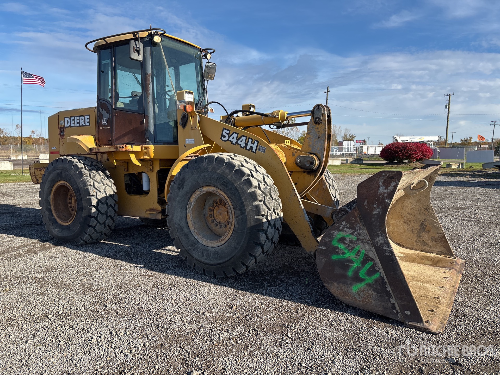 General Appearance with Picture, Right Front Corner