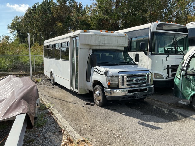 2011 Ford E-450 Econoline 4x2 24-Seat Transit Bus (Inoperable) 2011 Ford E-450 Econoline 4x2 24-Seat Transit Bus (Inoperable)