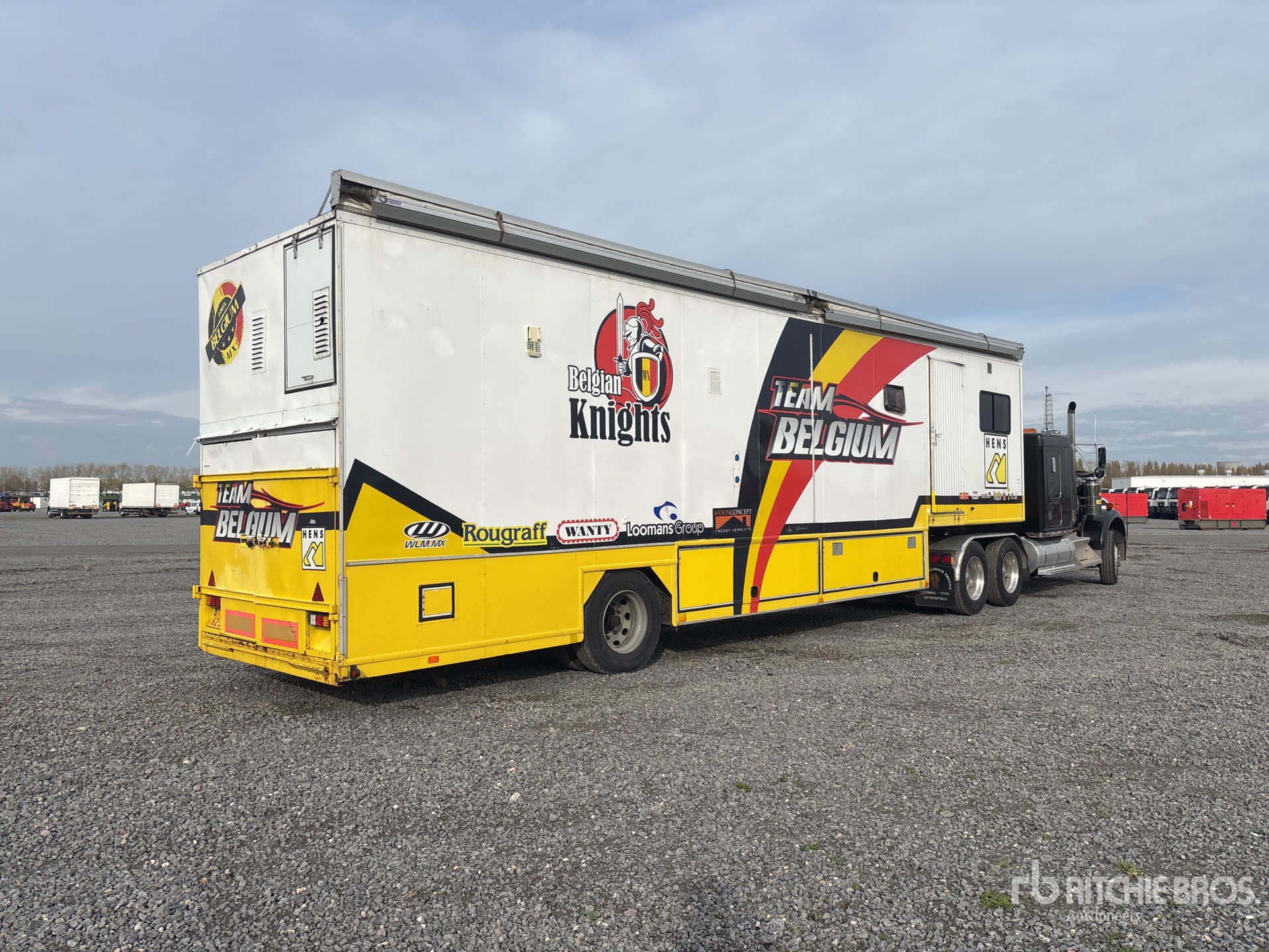 General Appearance with Image, coin arrière droit