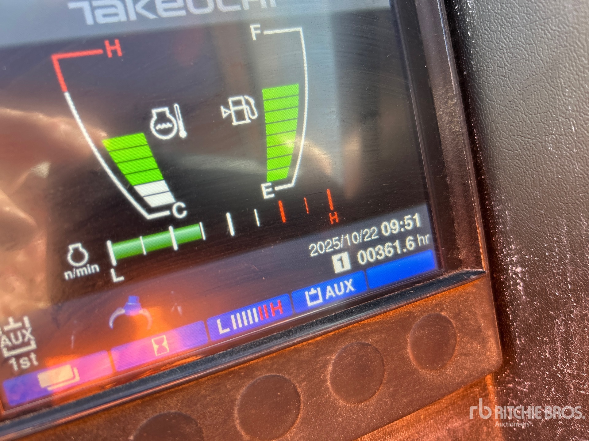 General Appearance with Hour Meter / Odometer