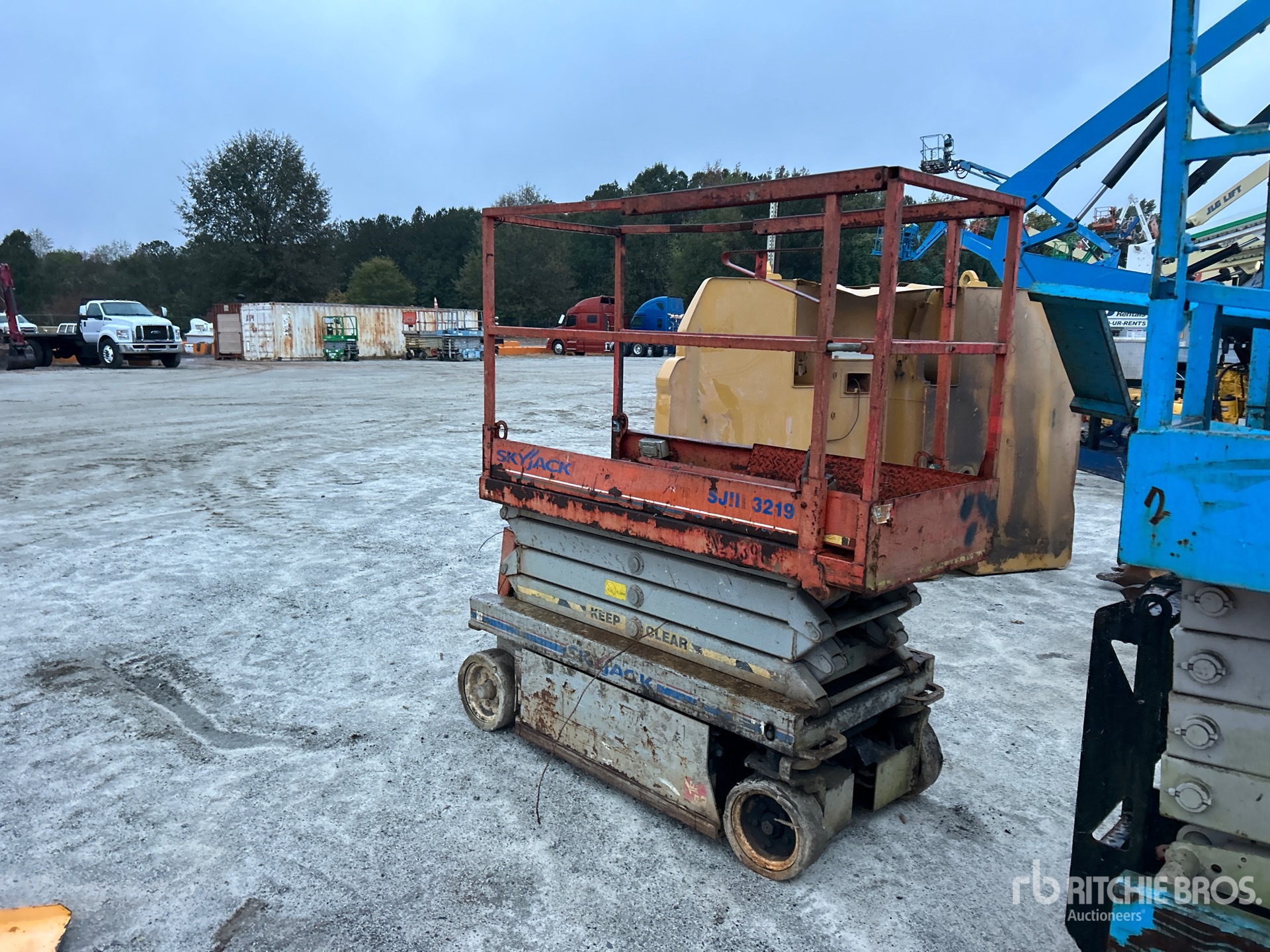 General Appearance with Bild, Ecke hinten links