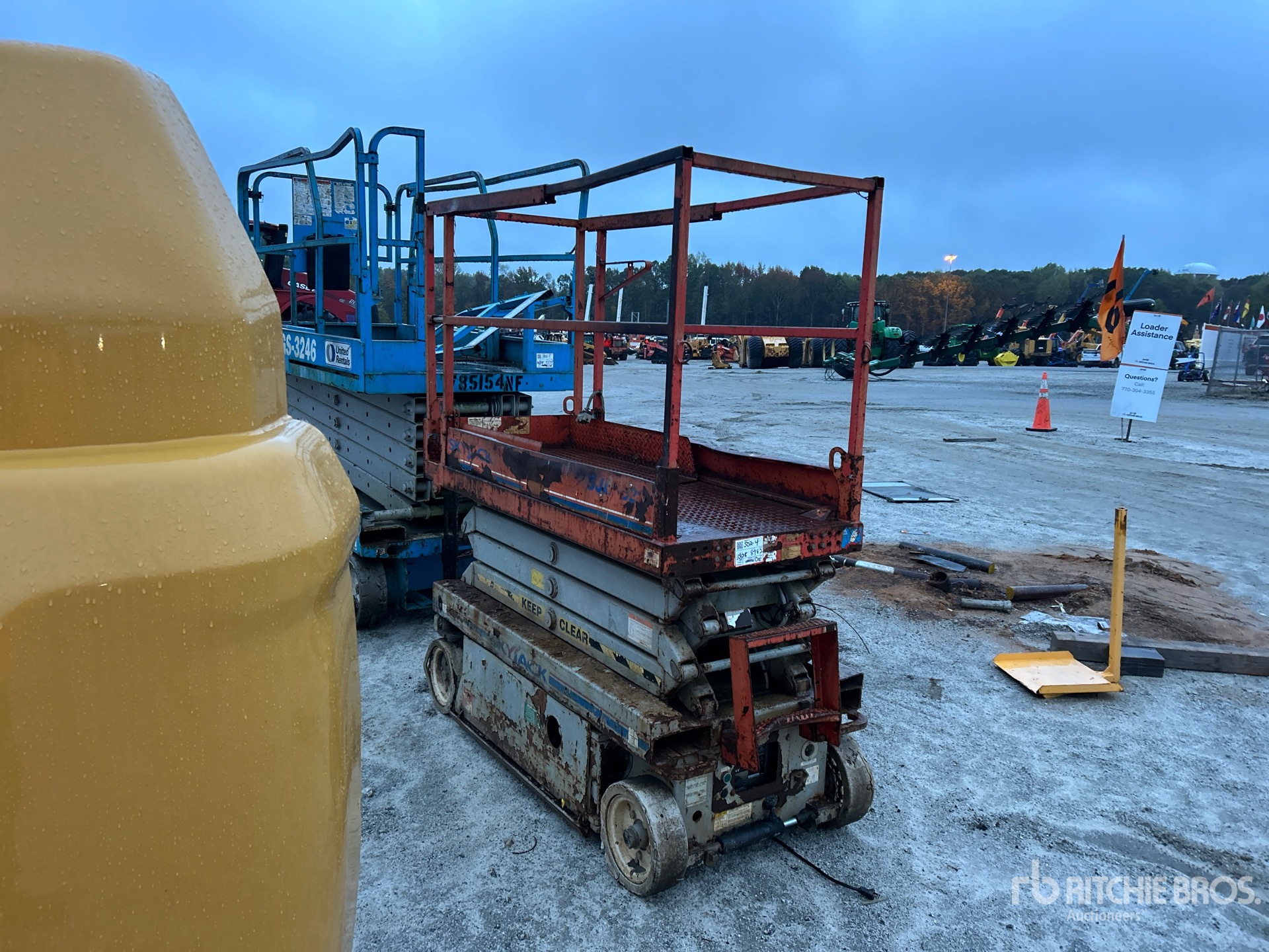 General Appearance with Bild, Ecke vorne rechts