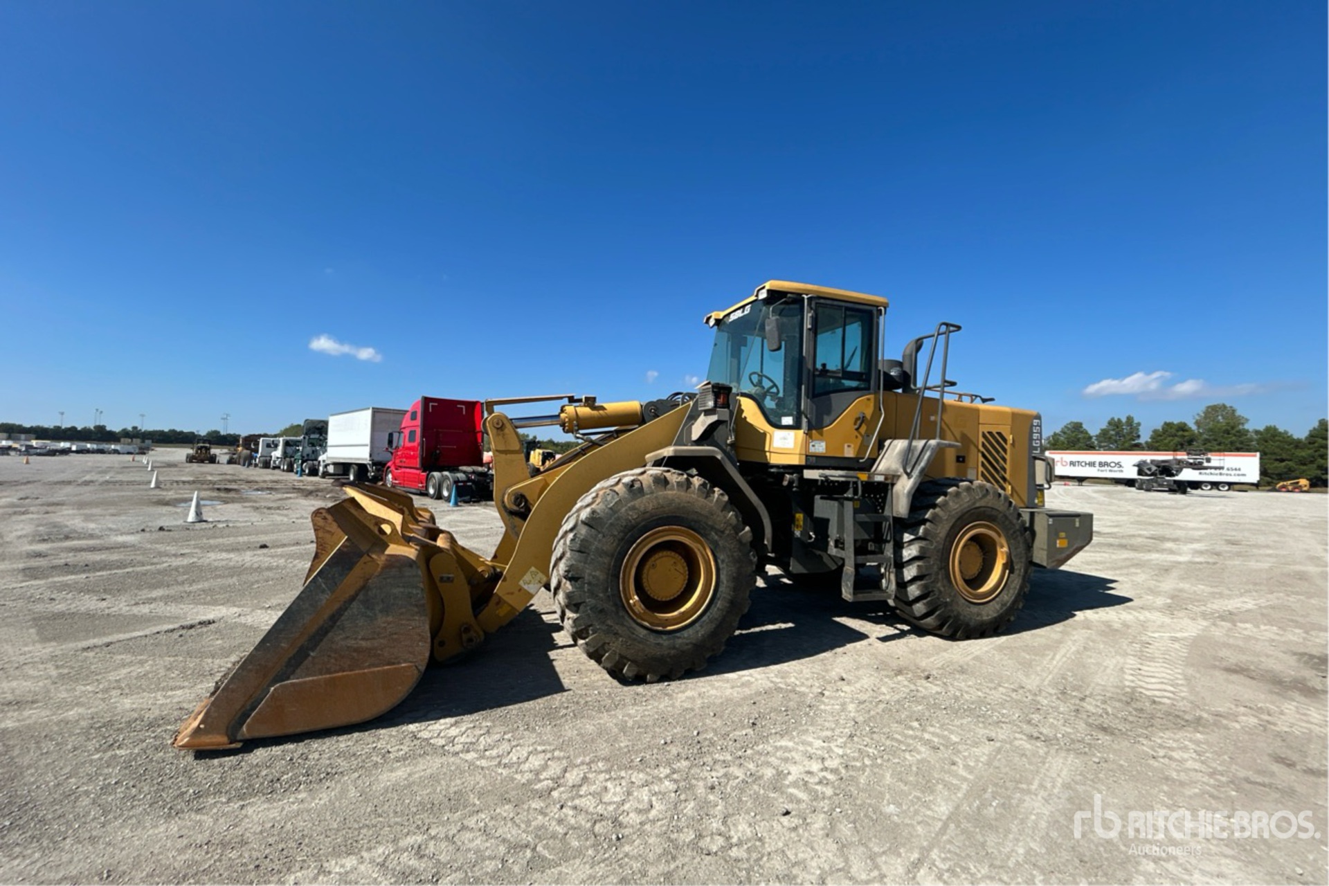 General Appearance with Picture, Left Front Corner