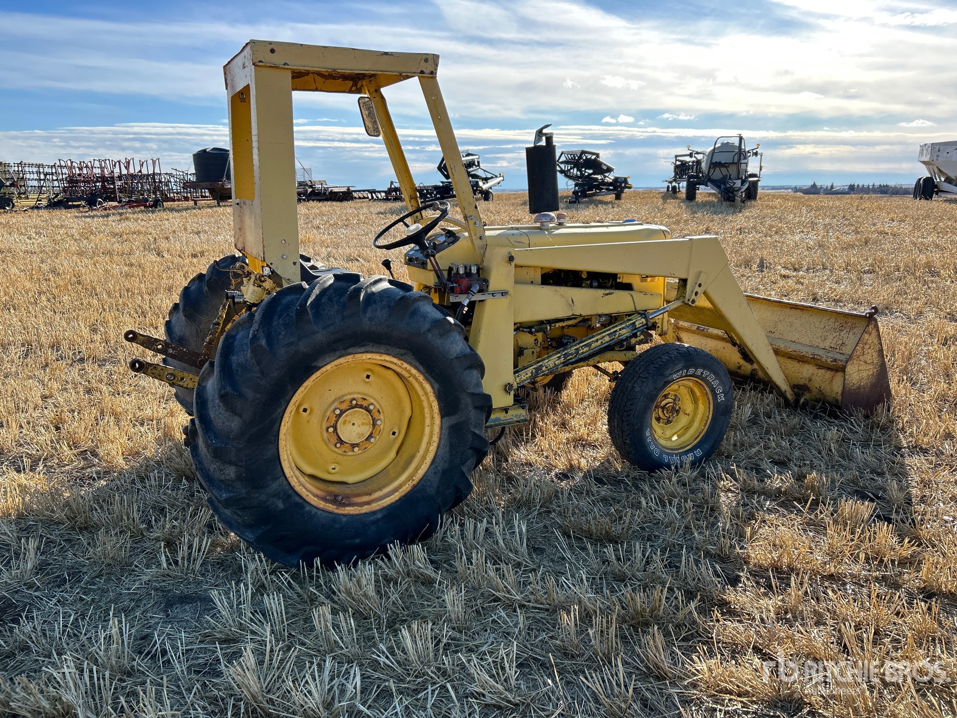 General Appearance with Bild, Ecke hinten rechts