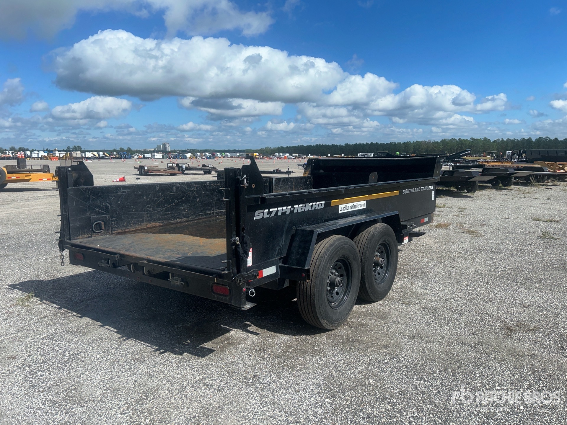 Aspect général with Image, coin arrière droit