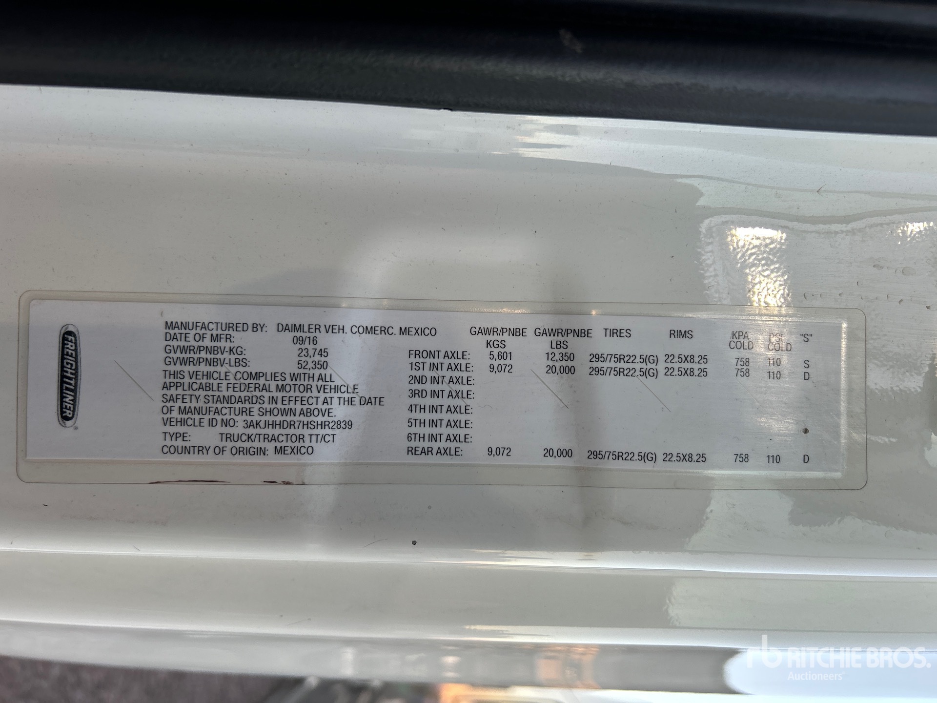General Appearance with Numéro de série/Numéro d'identification du véhicule automobile