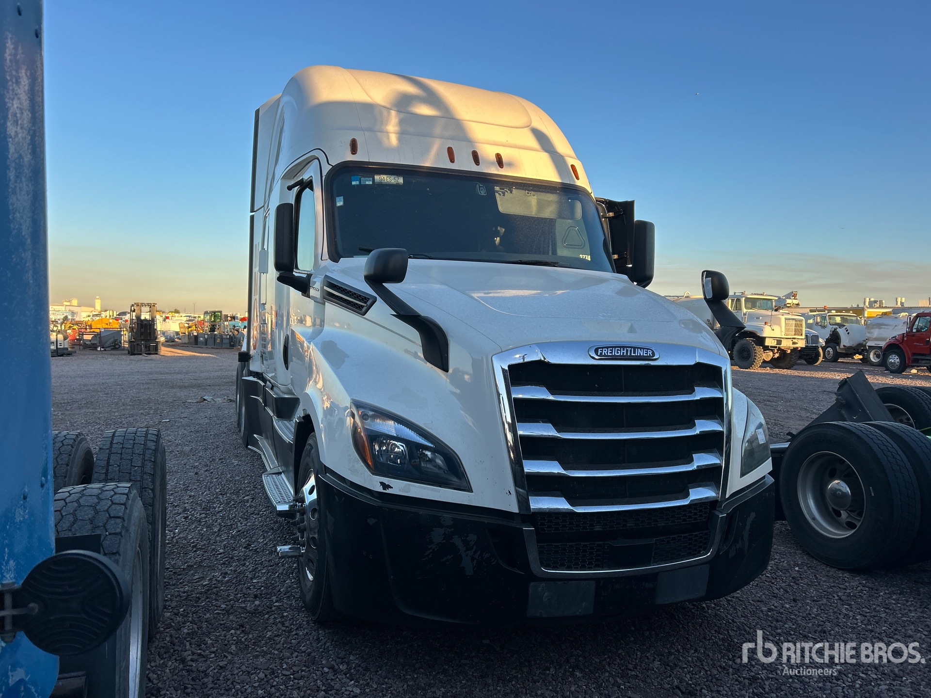 General Appearance with Image, coin avant droit