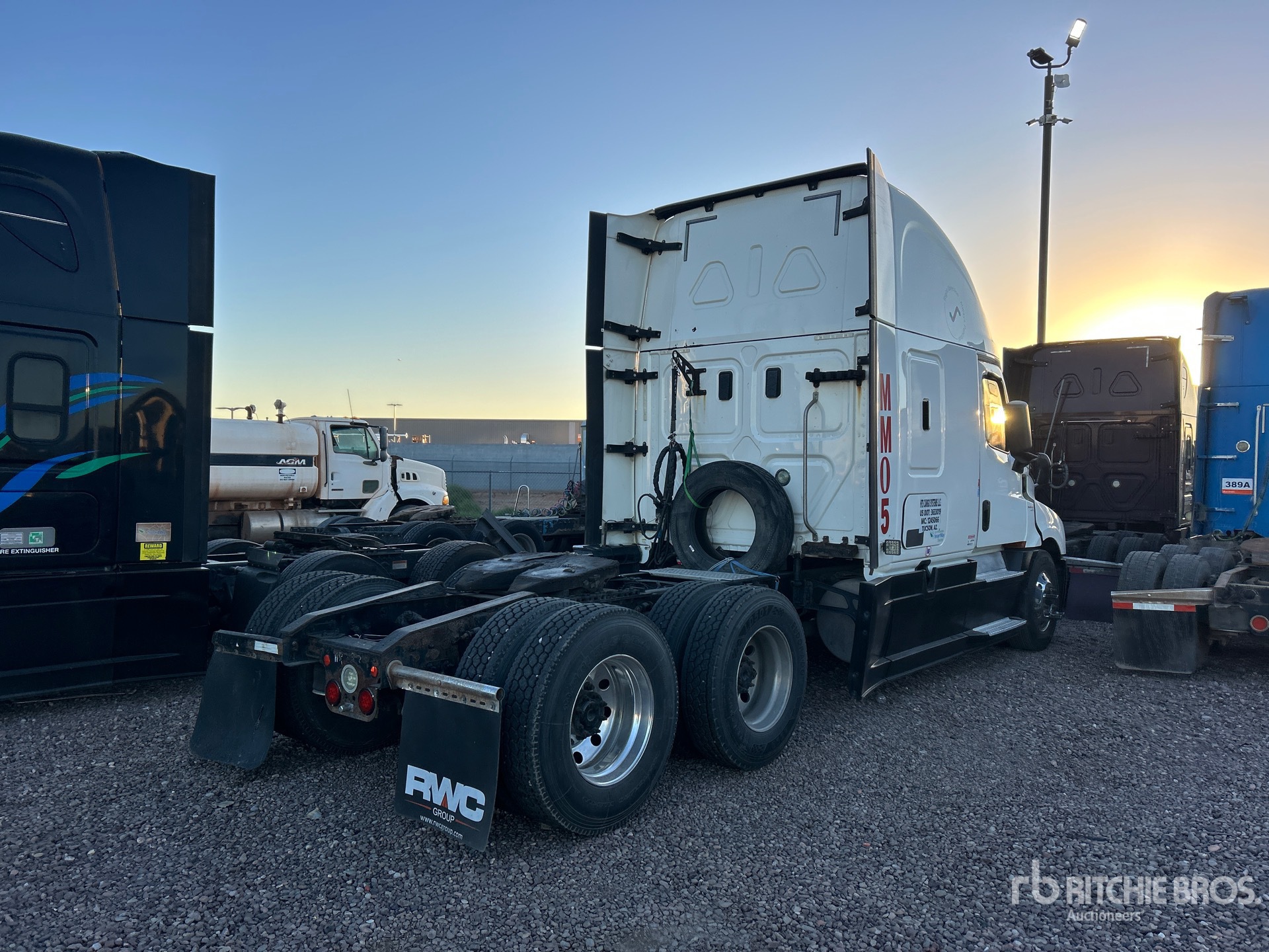 General Appearance with Image, coin arrière droit