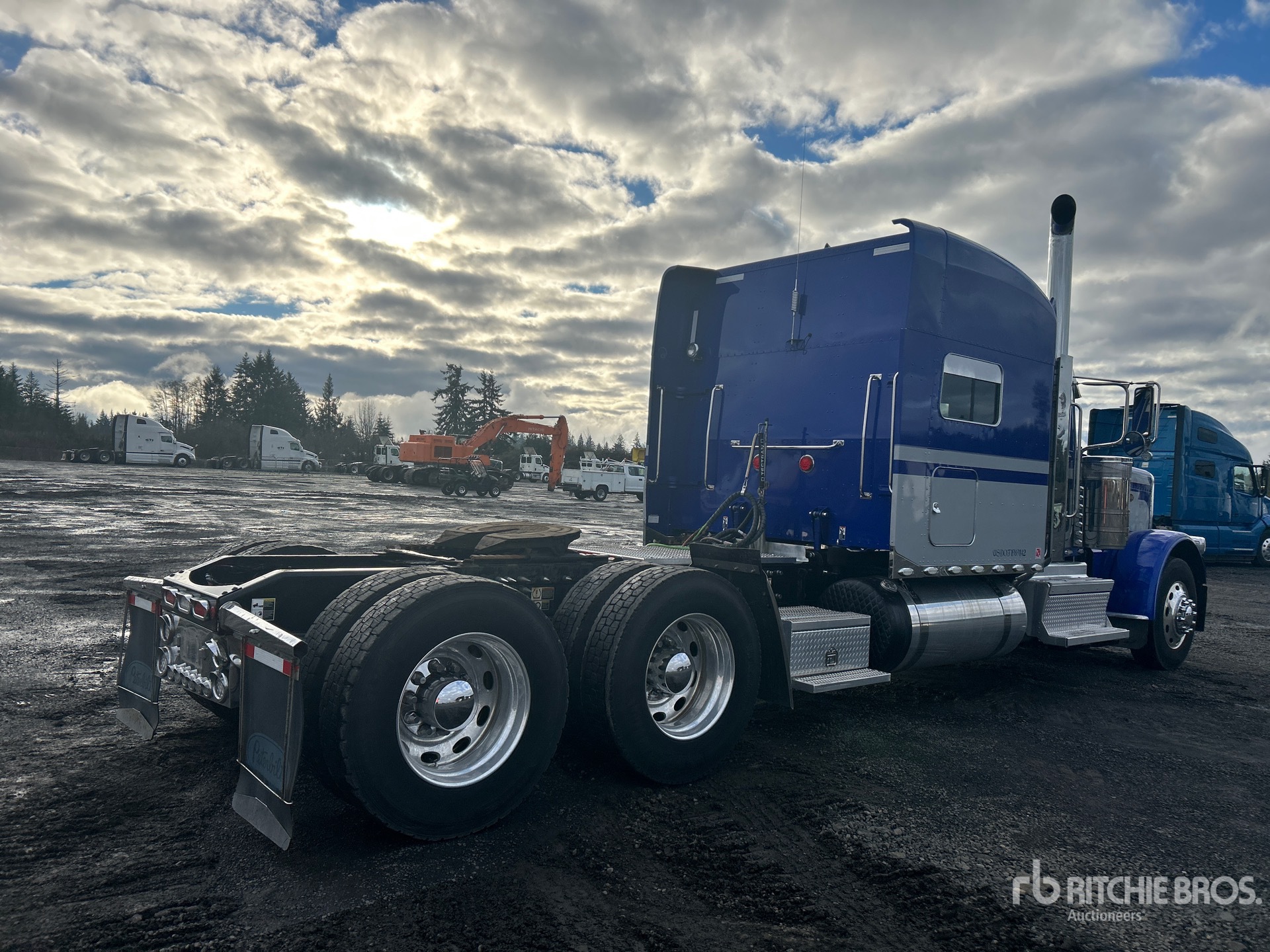 General Appearance with Imagen: esquina trasera derecha