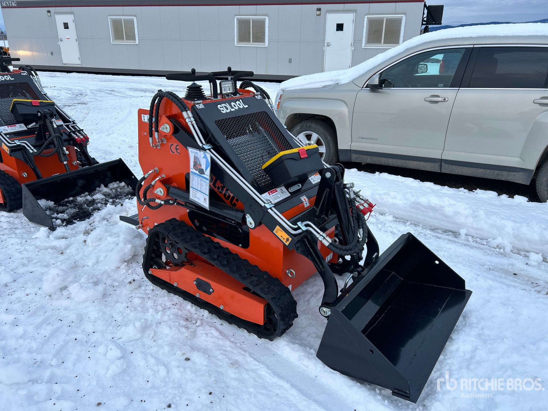 General Appearance with Picture, Right Front Corner