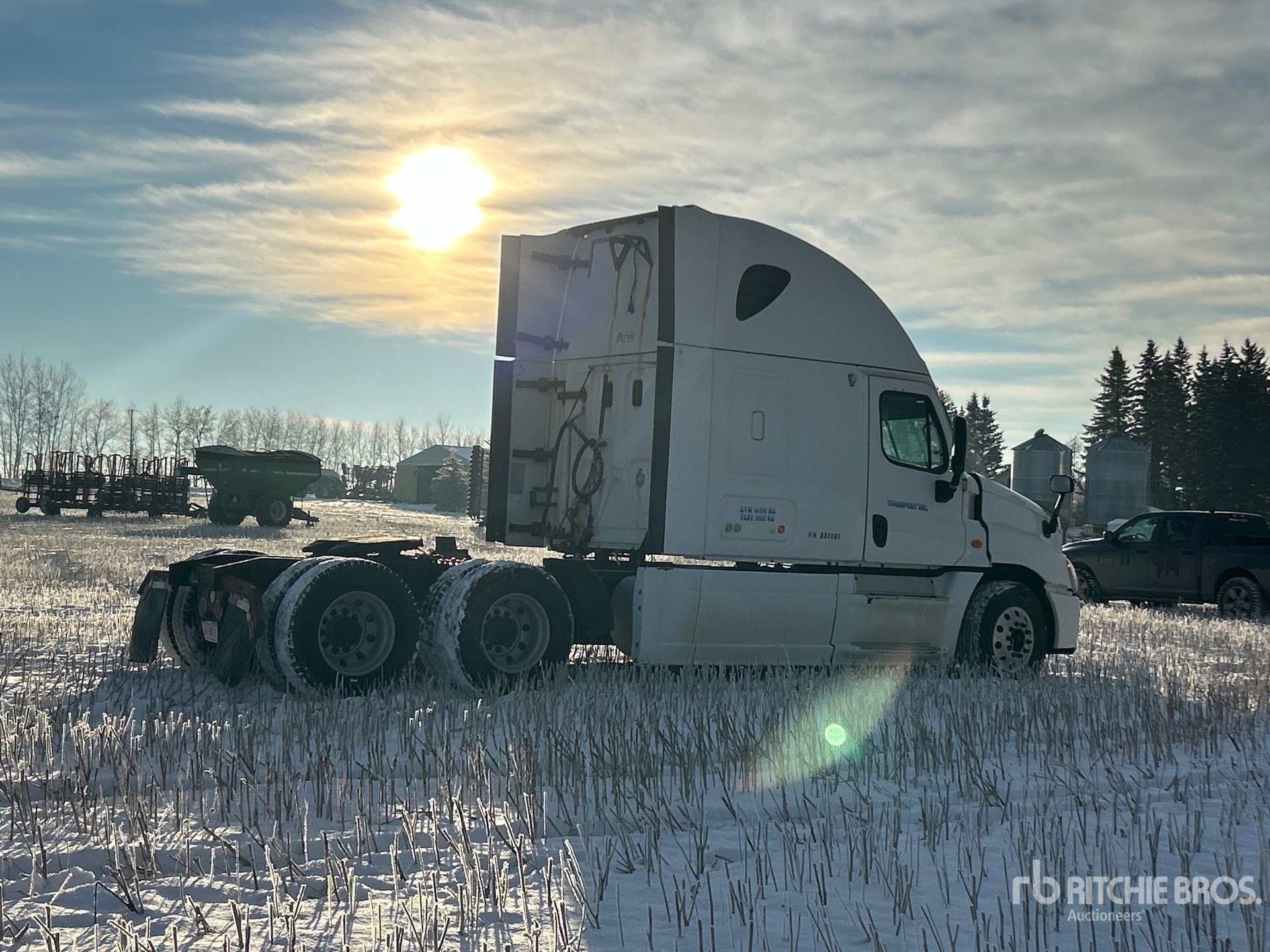 General Appearance with Imagen: esquina trasera derecha