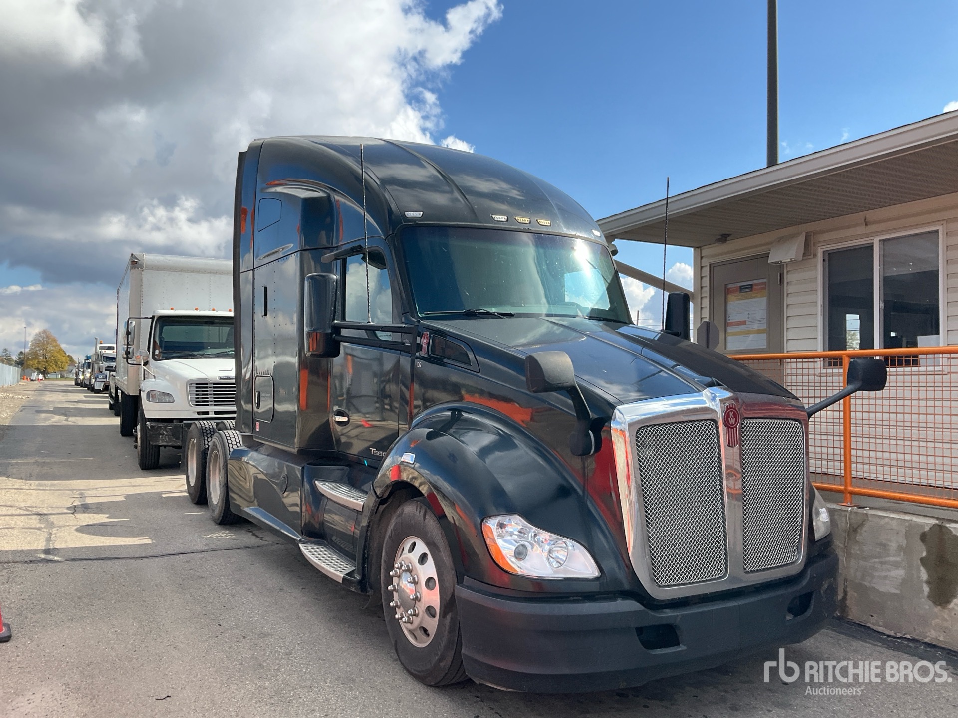 General Appearance with Featured Photo