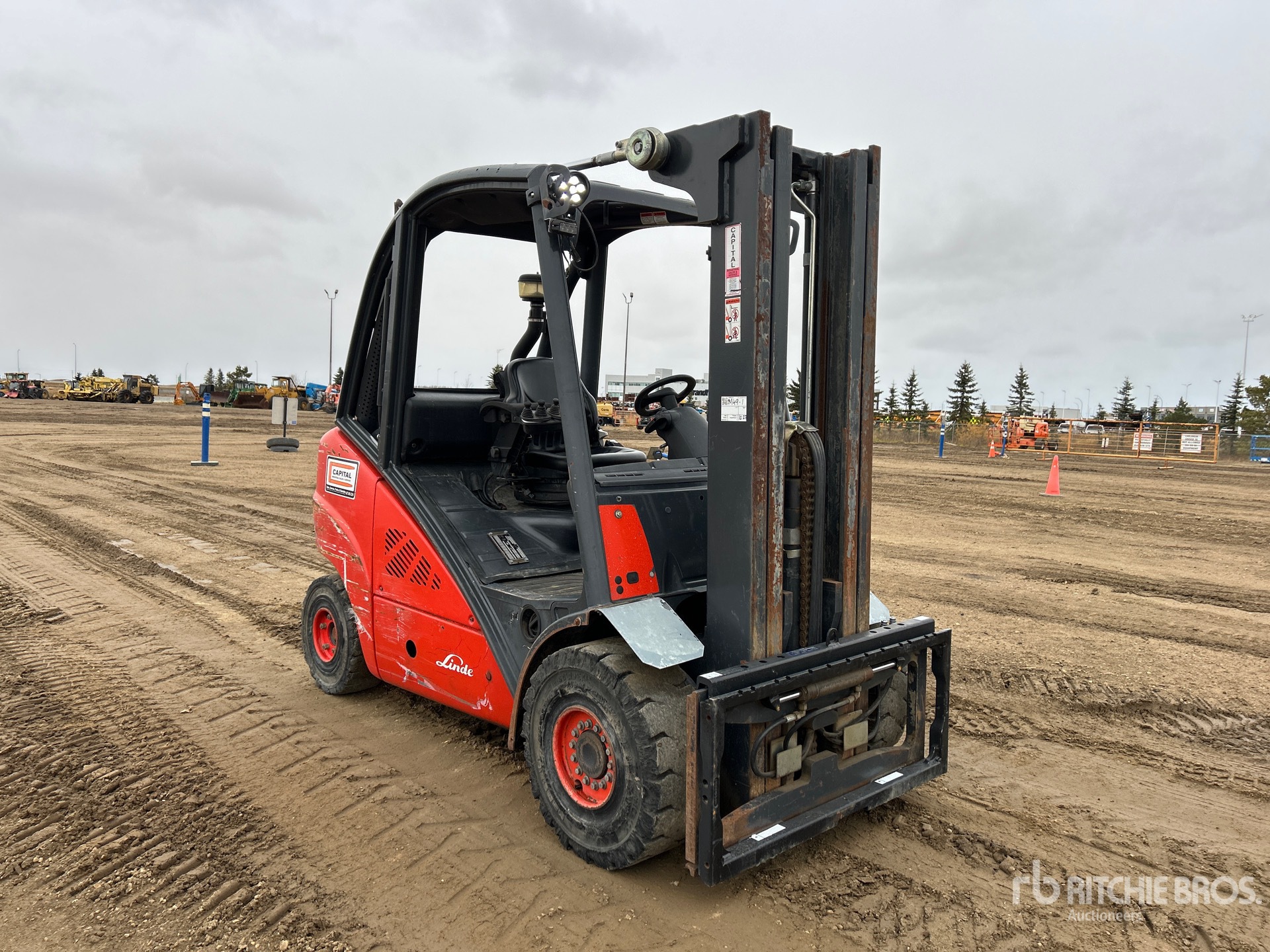 Aspect général with Image, coin avant droit
