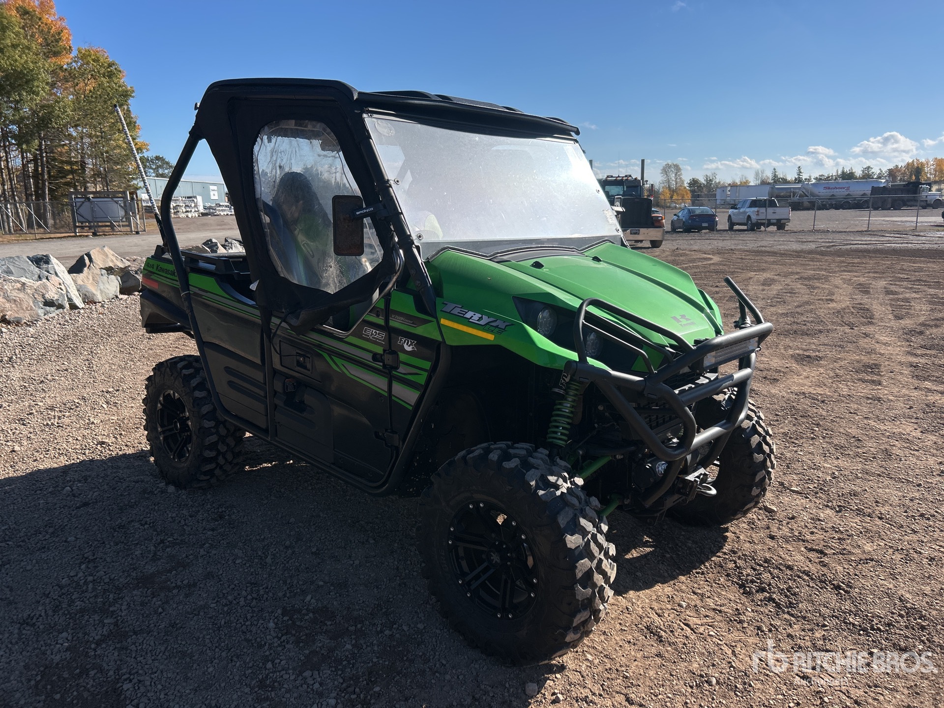 General Appearance with Picture, Right Front Corner