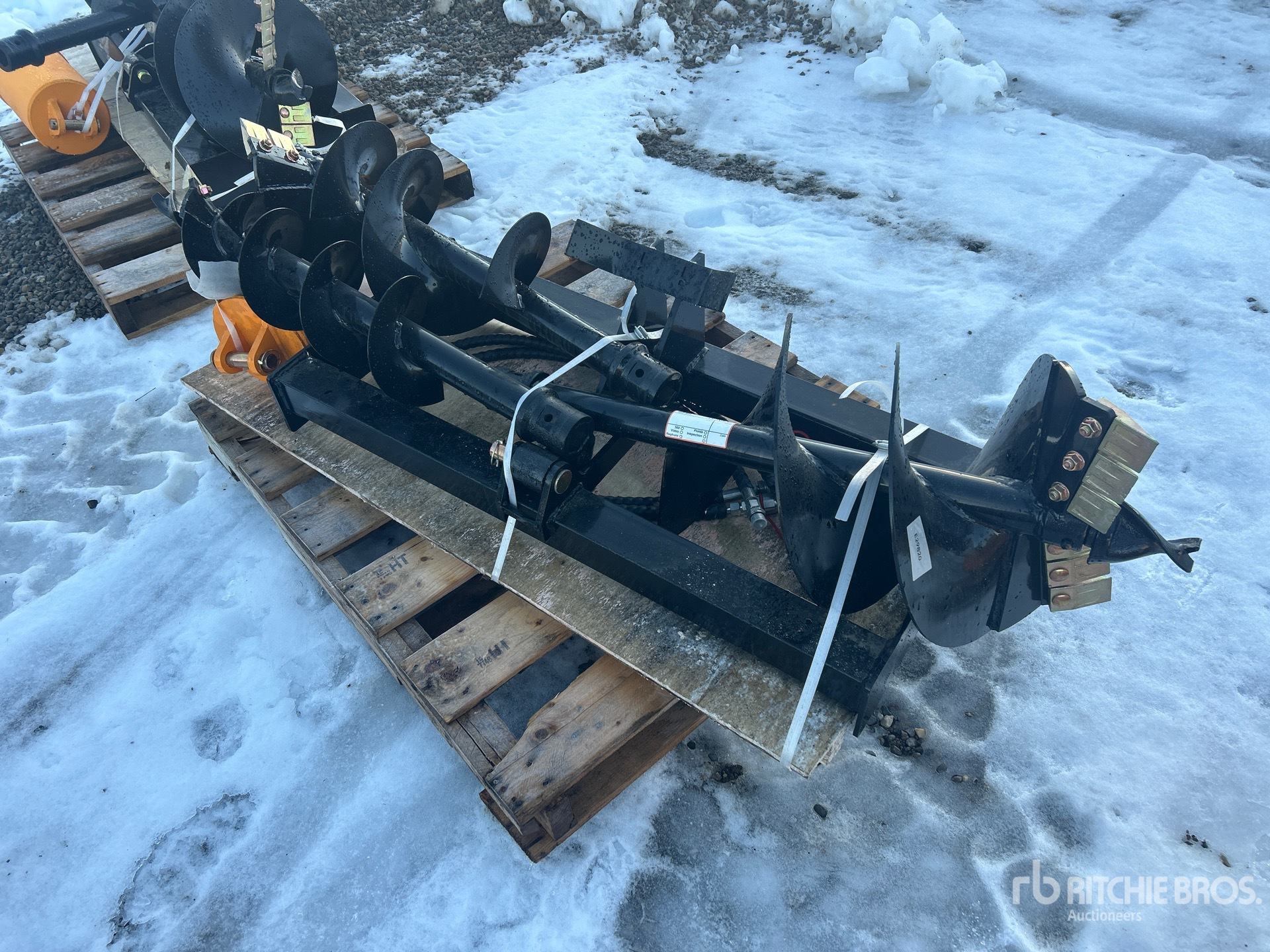 General Appearance with Bild, Ecke vorne links