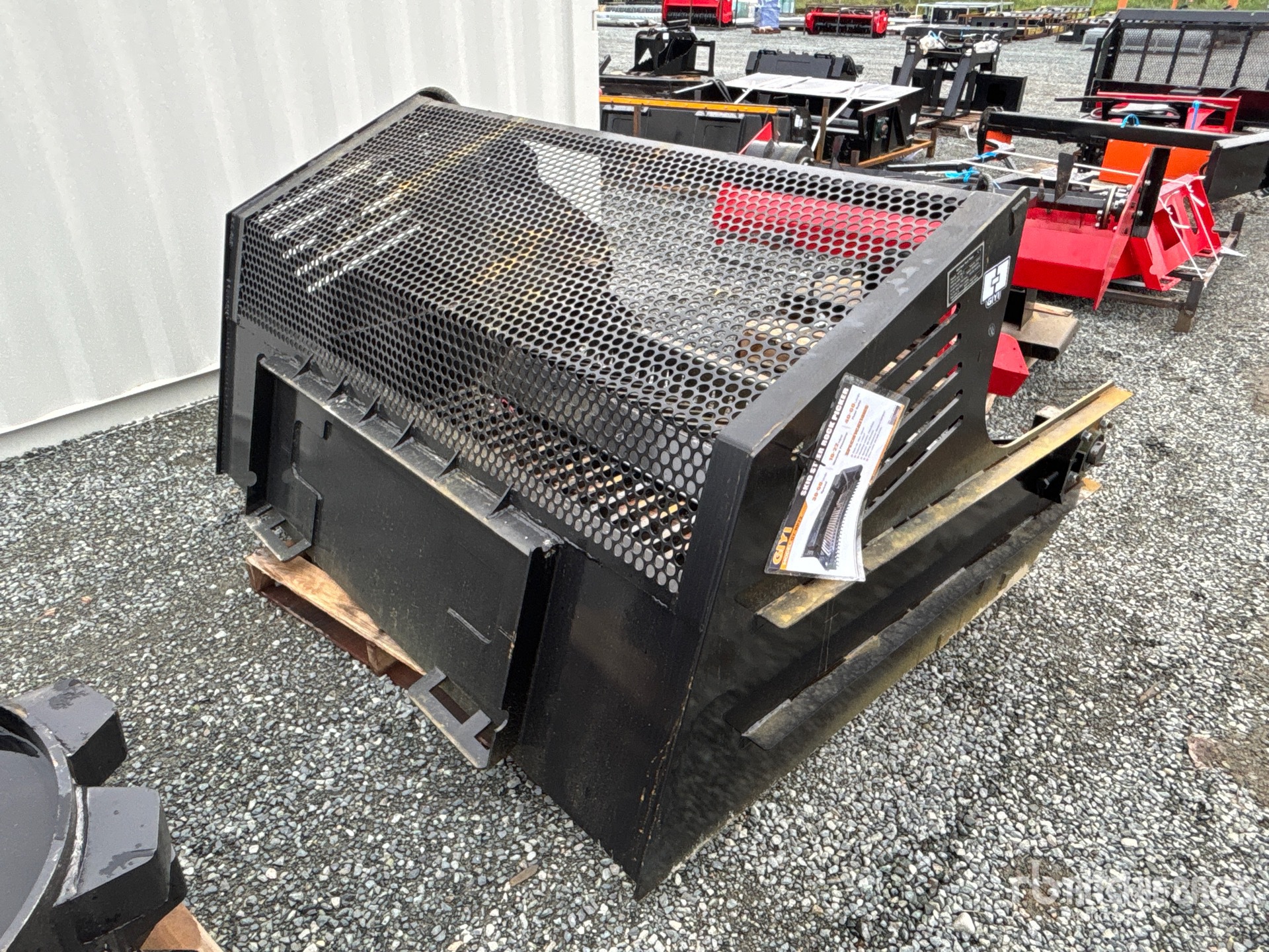 General Appearance with Picture, Right Rear Corner