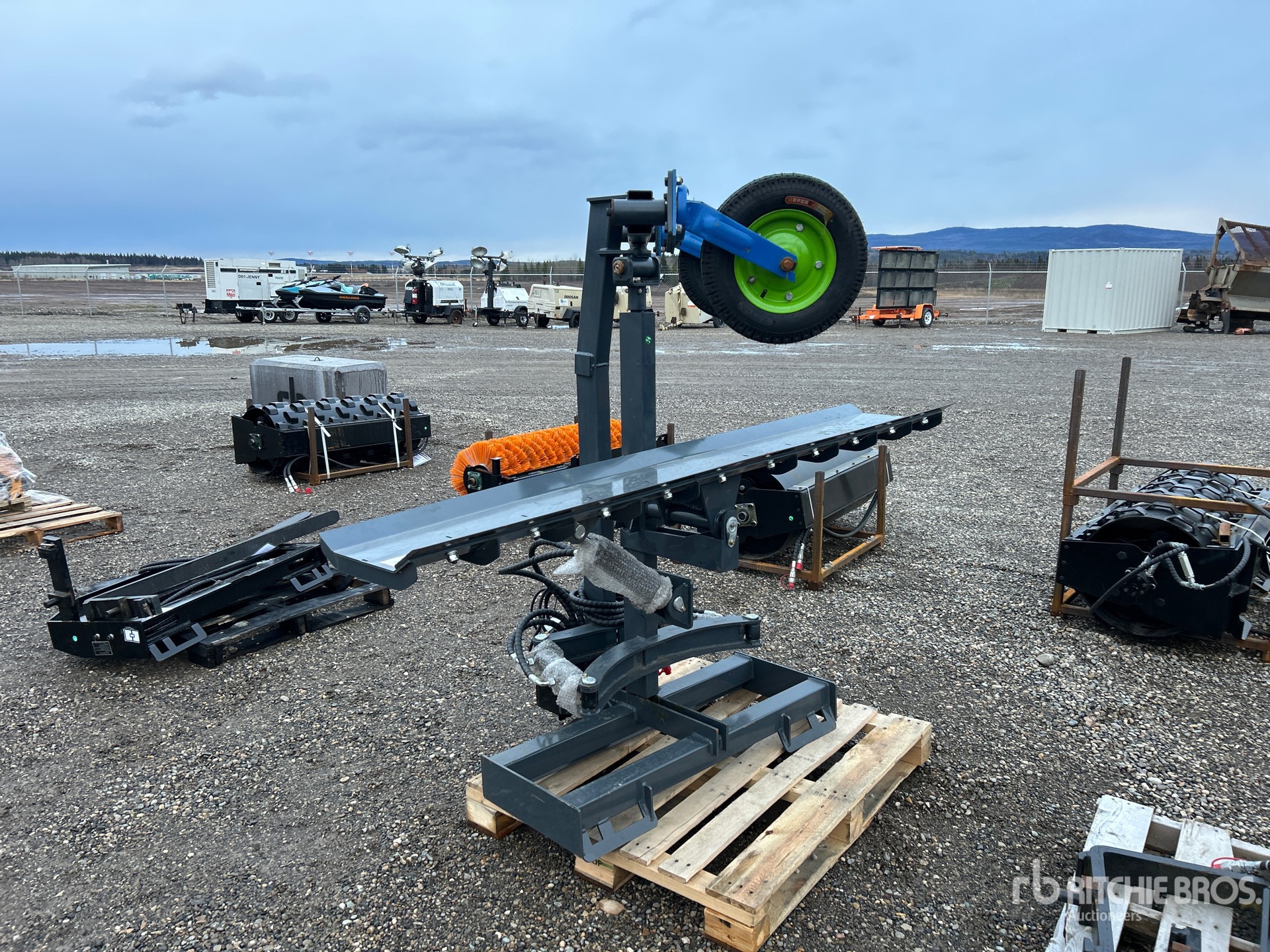 General Appearance with Picture, Right Front Corner