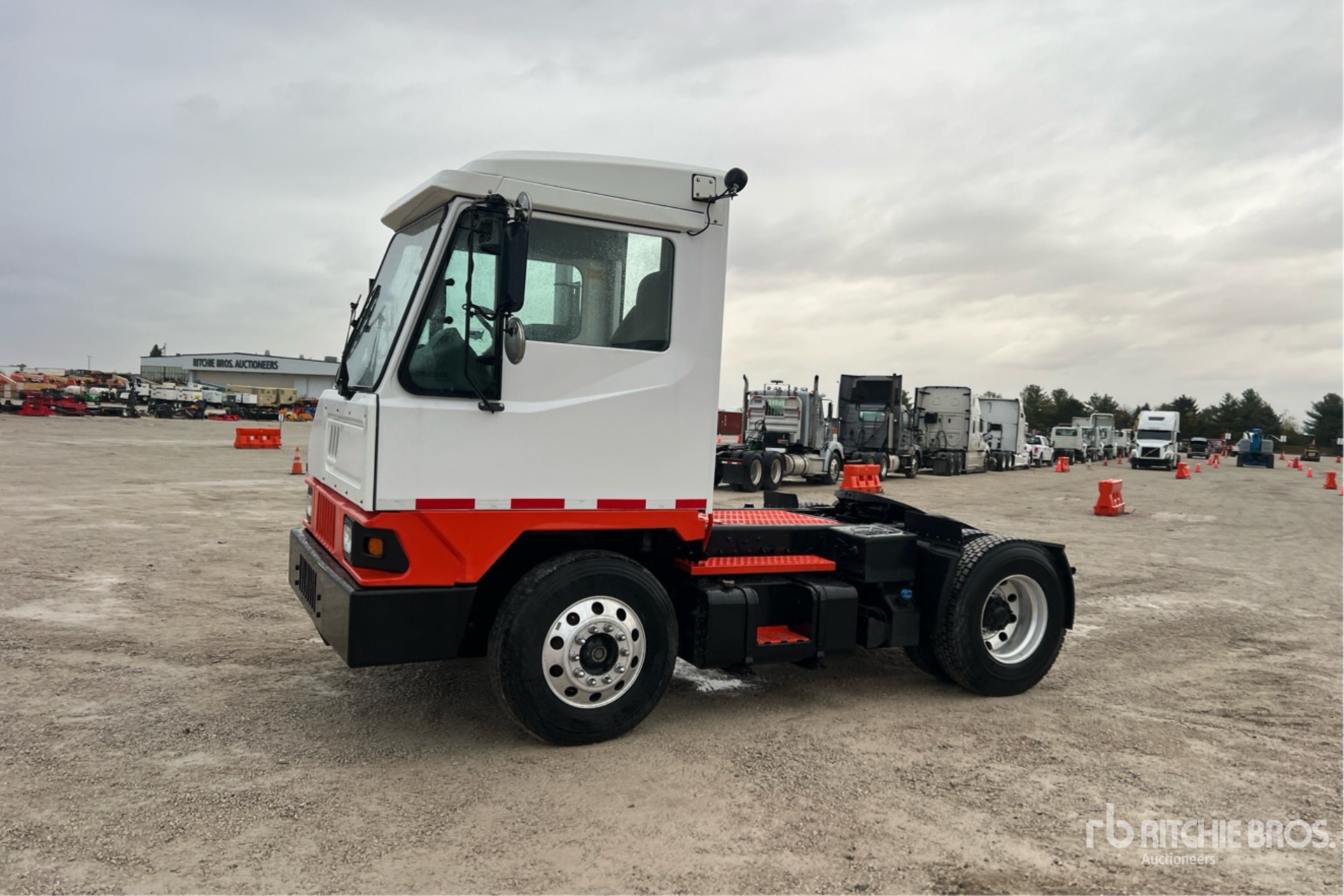 General Appearance with Bild, Ecke vorne links