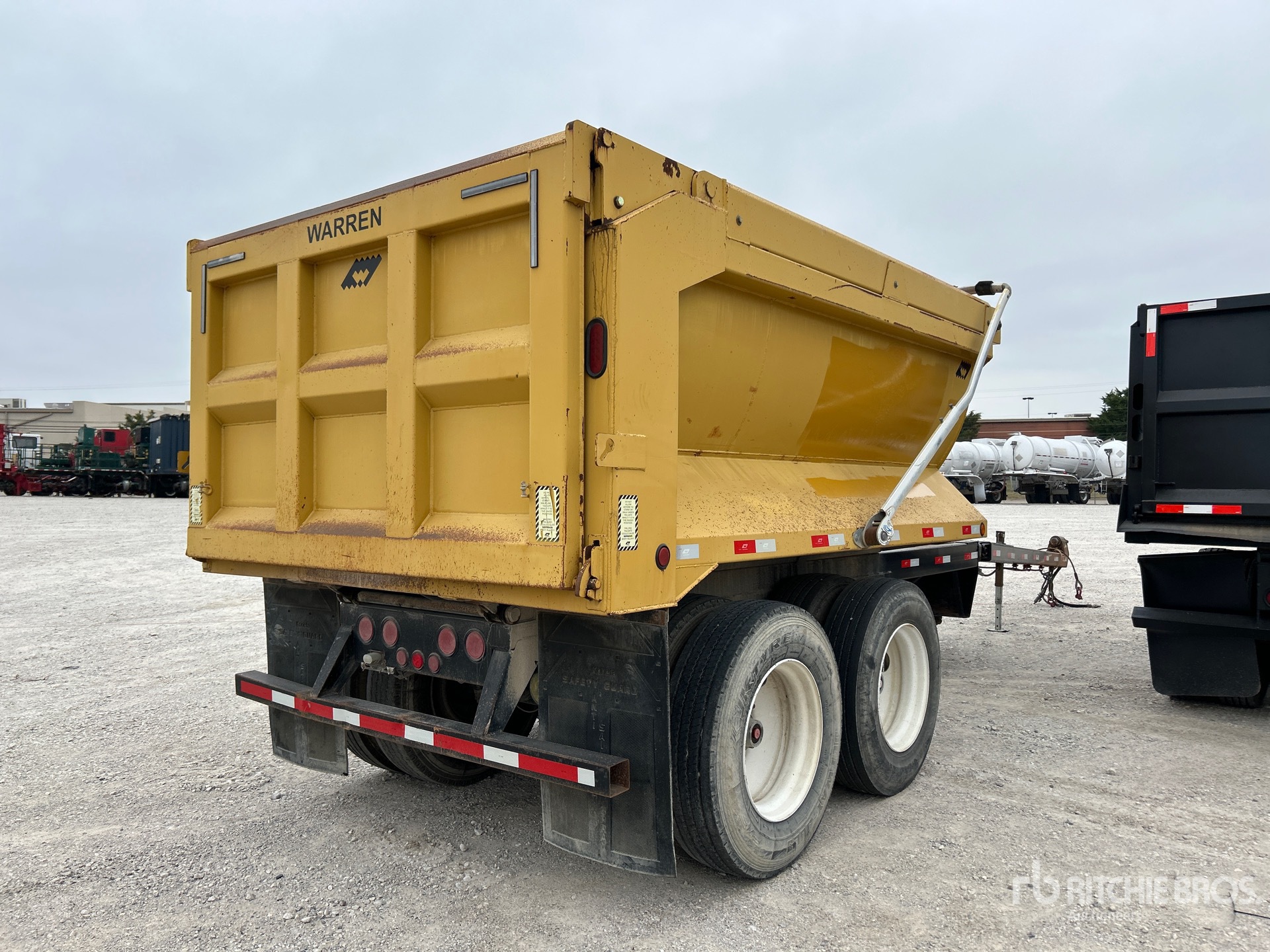 Aspect général with Image, coin arrière droit