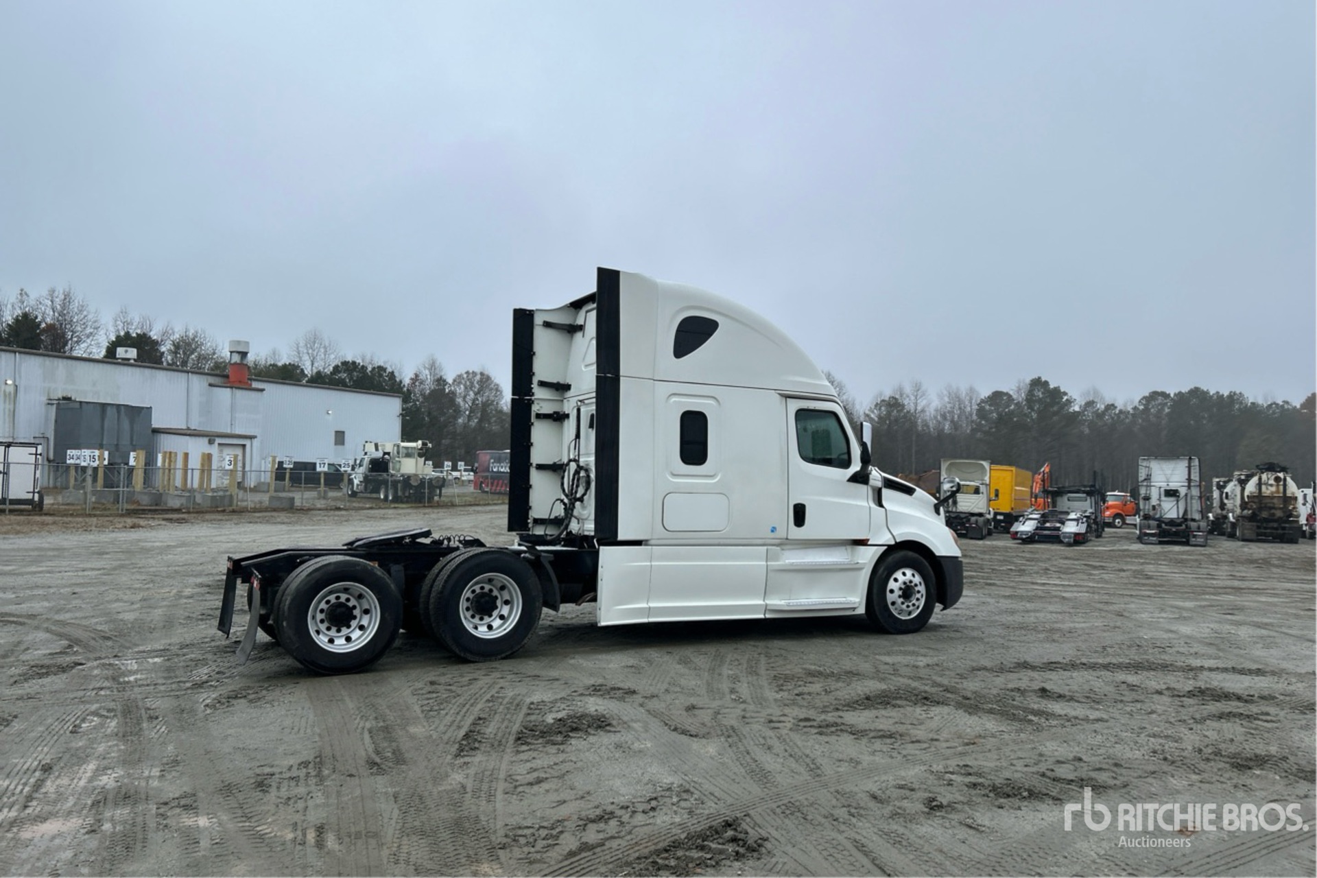 Aspect général with Image, coin arrière droit