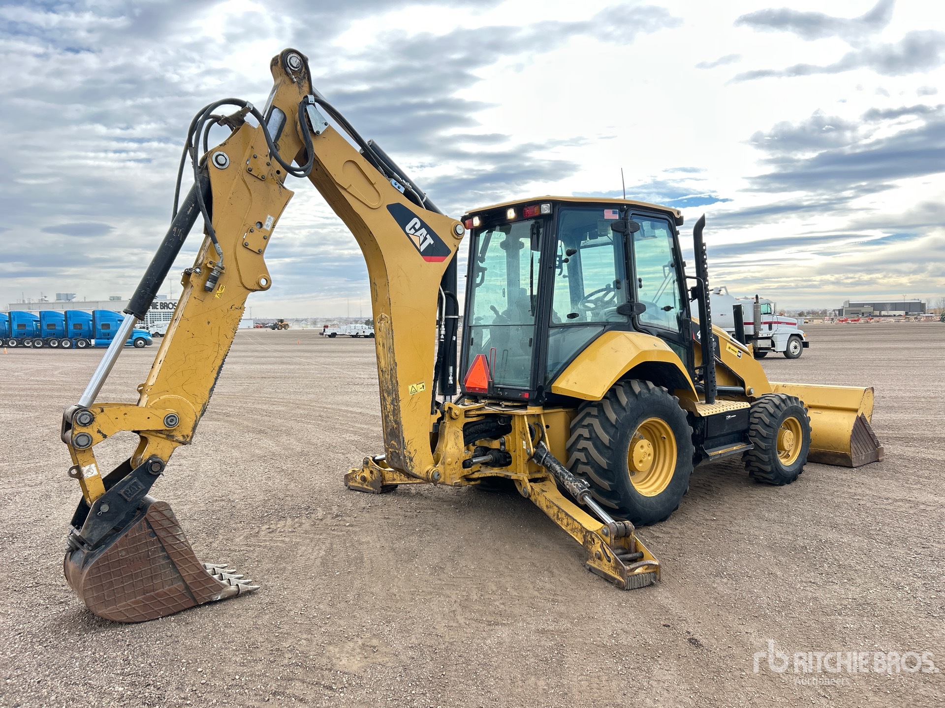 General Appearance with Foto, angolo anteriore sinistro