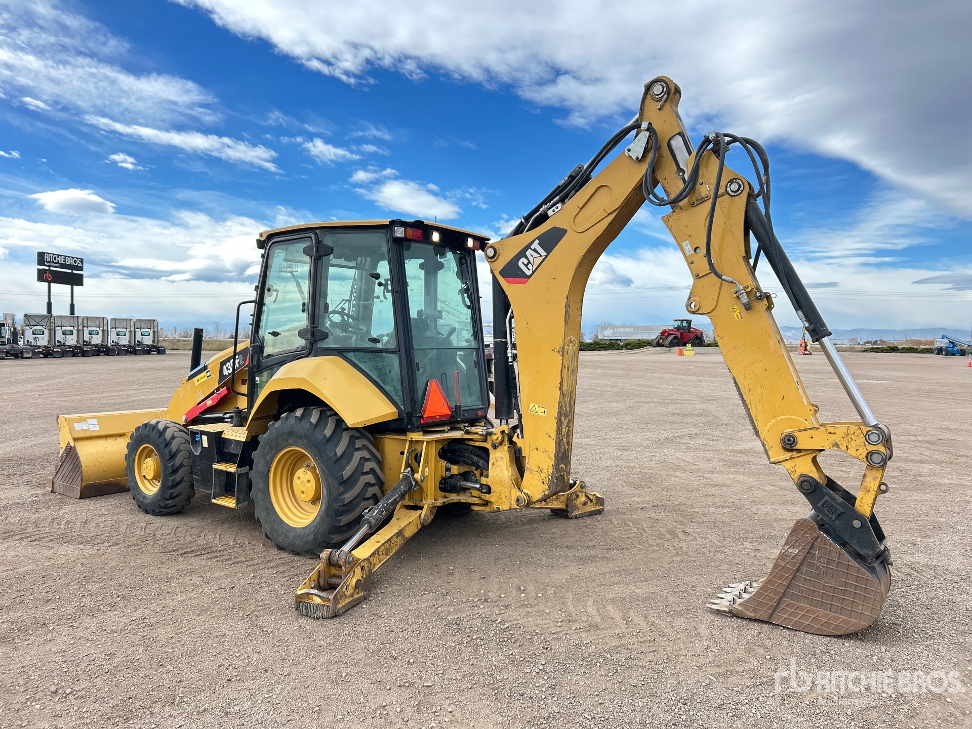 General Appearance with Foto, angolo posteriore sinistro