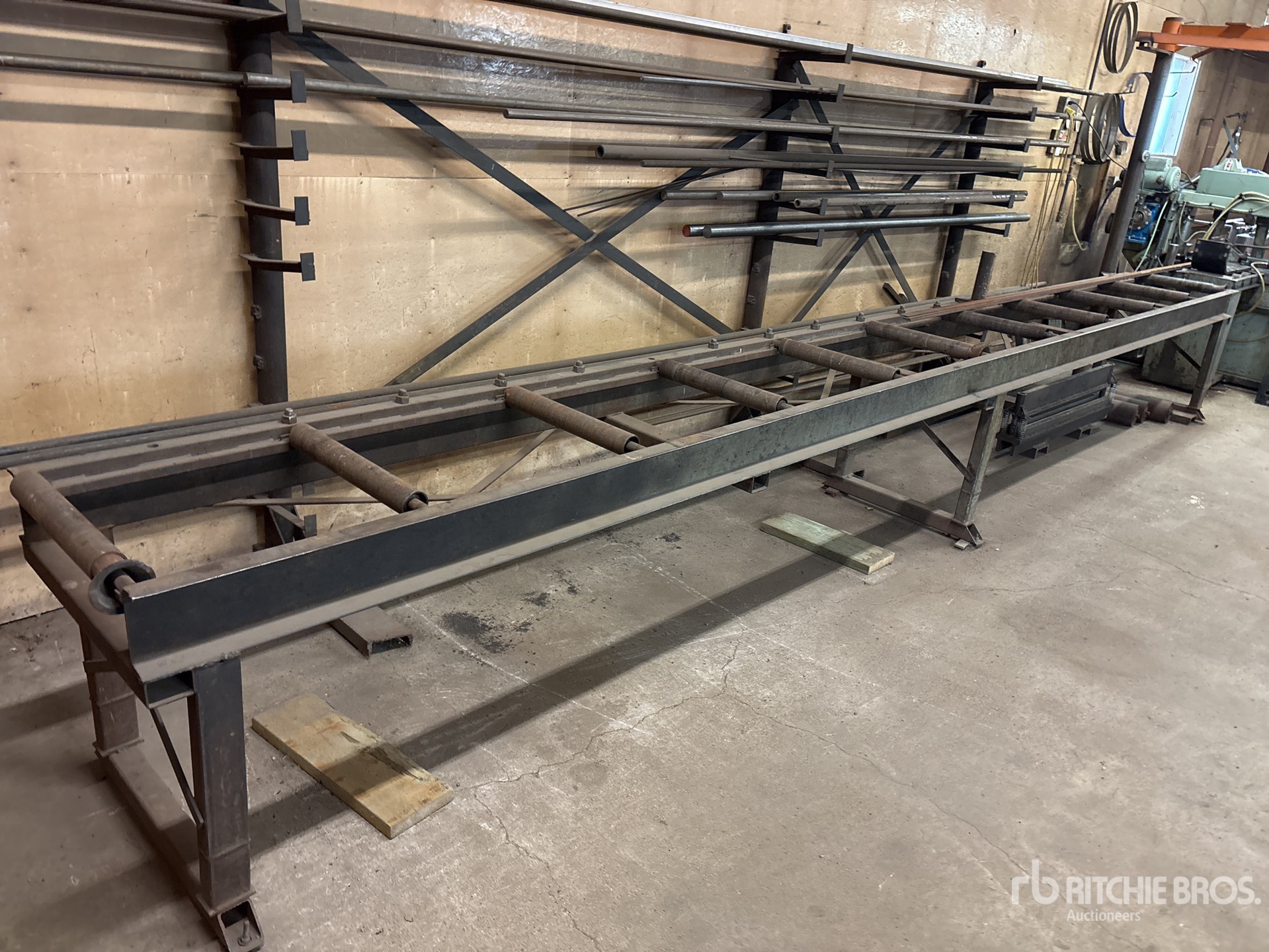 General Appearance with Foto, angolo posteriore sinistro