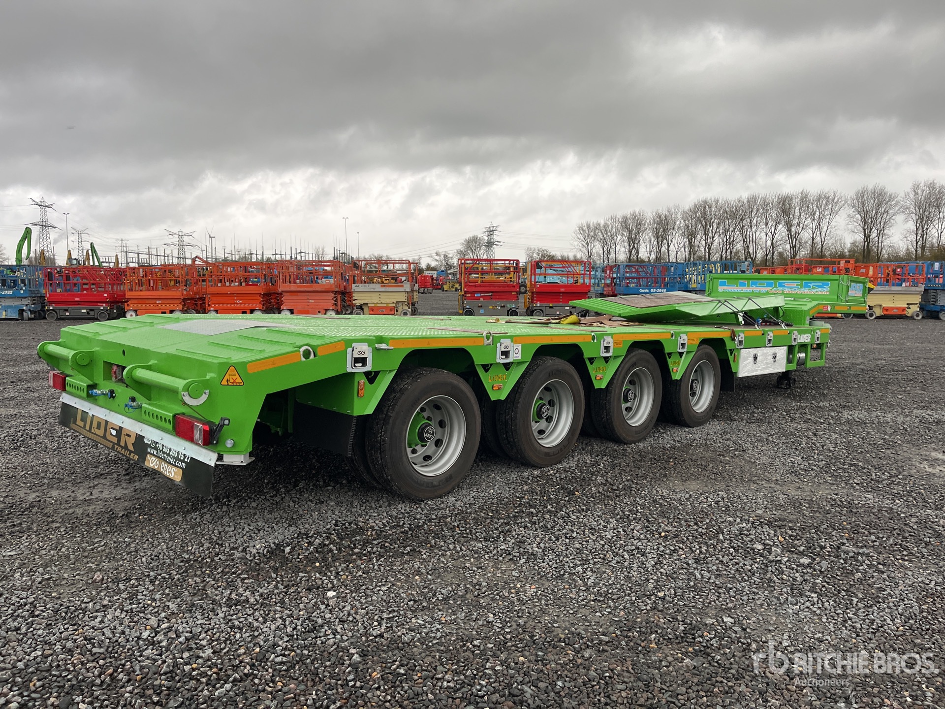 General Appearance with Foto, angolo anteriore sinistro